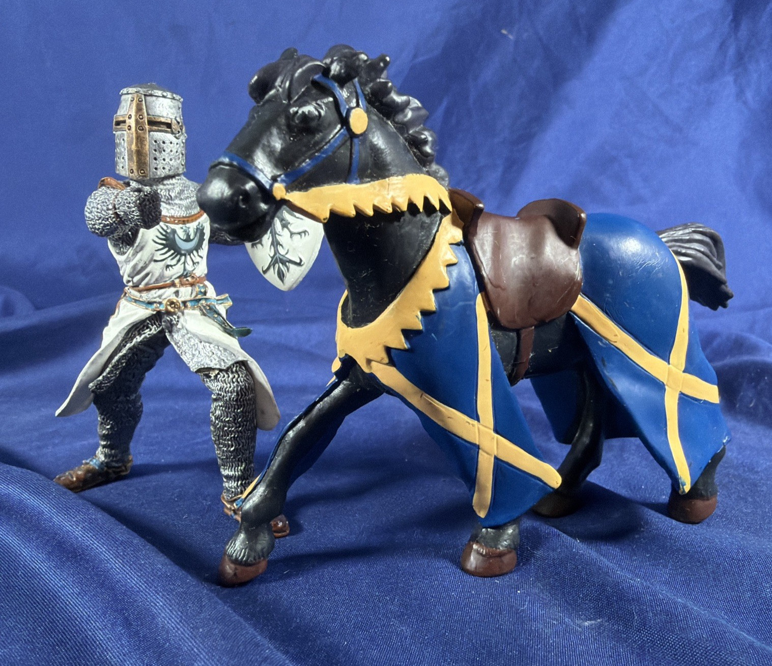 PAPO Blue Knight Horse Plus Bonus Knight Figure