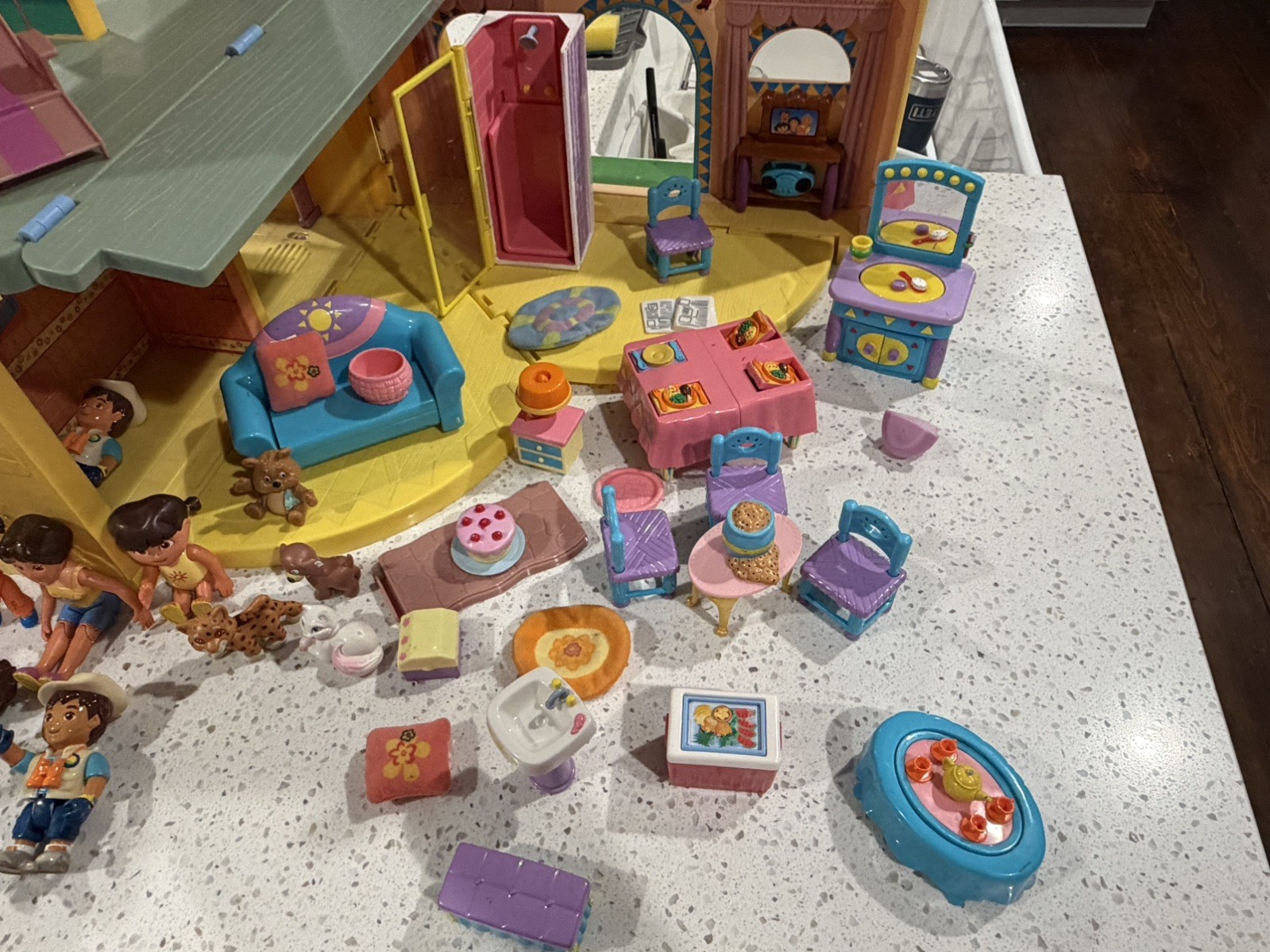 2003 Mattel Dora the explorer talking dollhouse w/ sound tested & figured lot