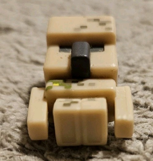 Minecraft Mini Figure Iron Golem 1 Inch Tall