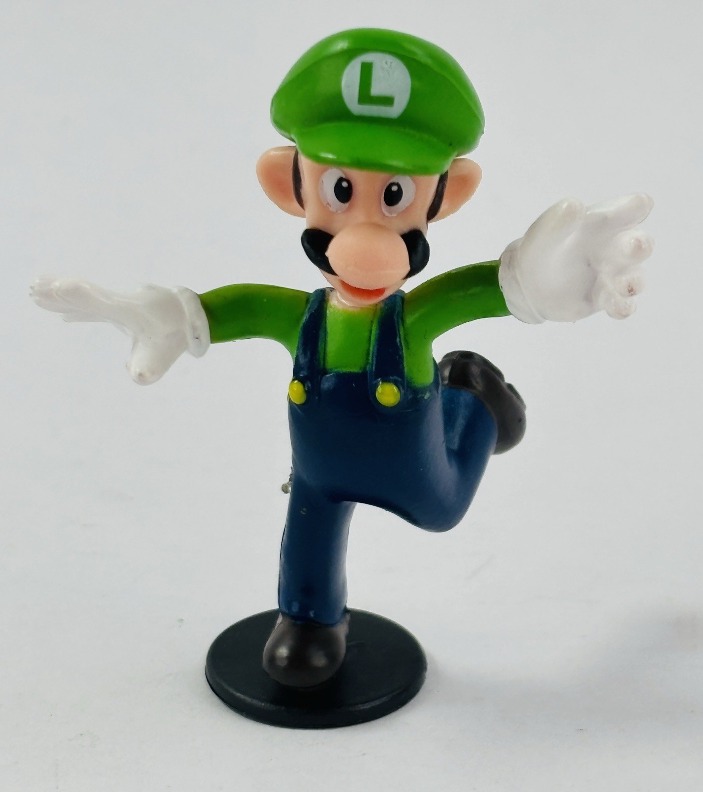 2007 Nintendo Luigi 2.5&Prime; PVC Mini Figure Running Pose Black Base Super Mario