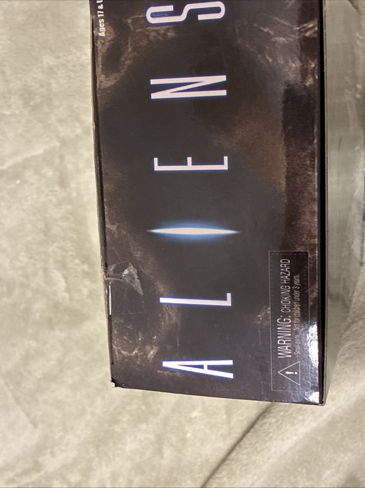 NECA Aliens Ultimate Edition Brown Alien & Face Hugger Figure – As Shown