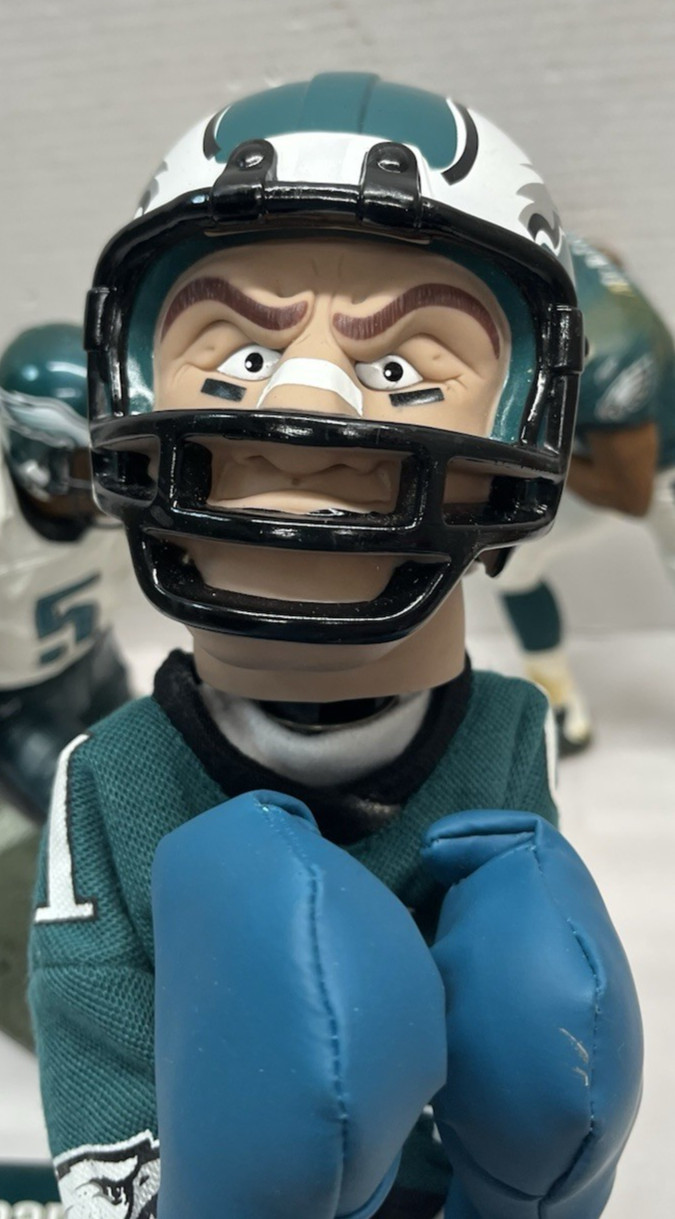 MCFARLANE NFL EAGLES DONOVAN MCNABB 12&Prime; LOOSE VARIANT & FIGURE PUPPET LOT