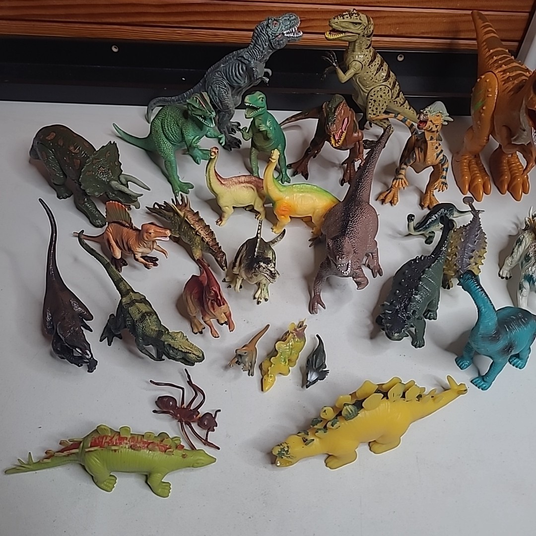 Huge Mixed Lot Of Kids Plastic Dinosaurs 25+ All Shapes And Sizes Used Good