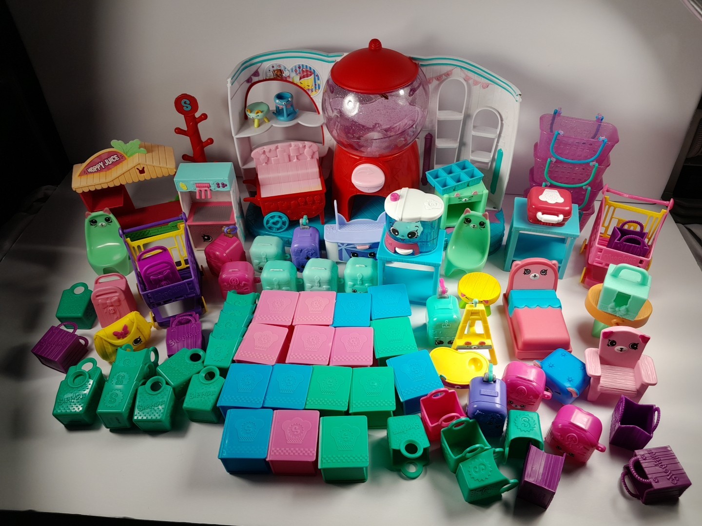 Shopkins Accessories Lot Misc. Items Sweet spot Gumball Machine