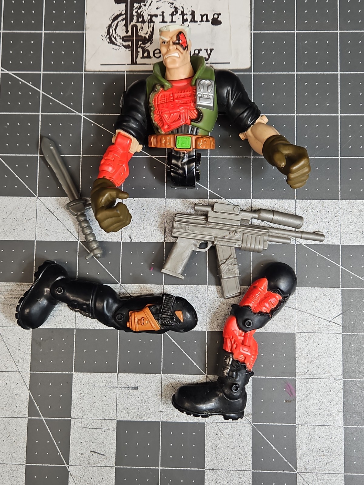 Small Soldiers BATTLE DAMAGE CHIP HAZARD 6&Prime; Figure original 1998 With Weapons