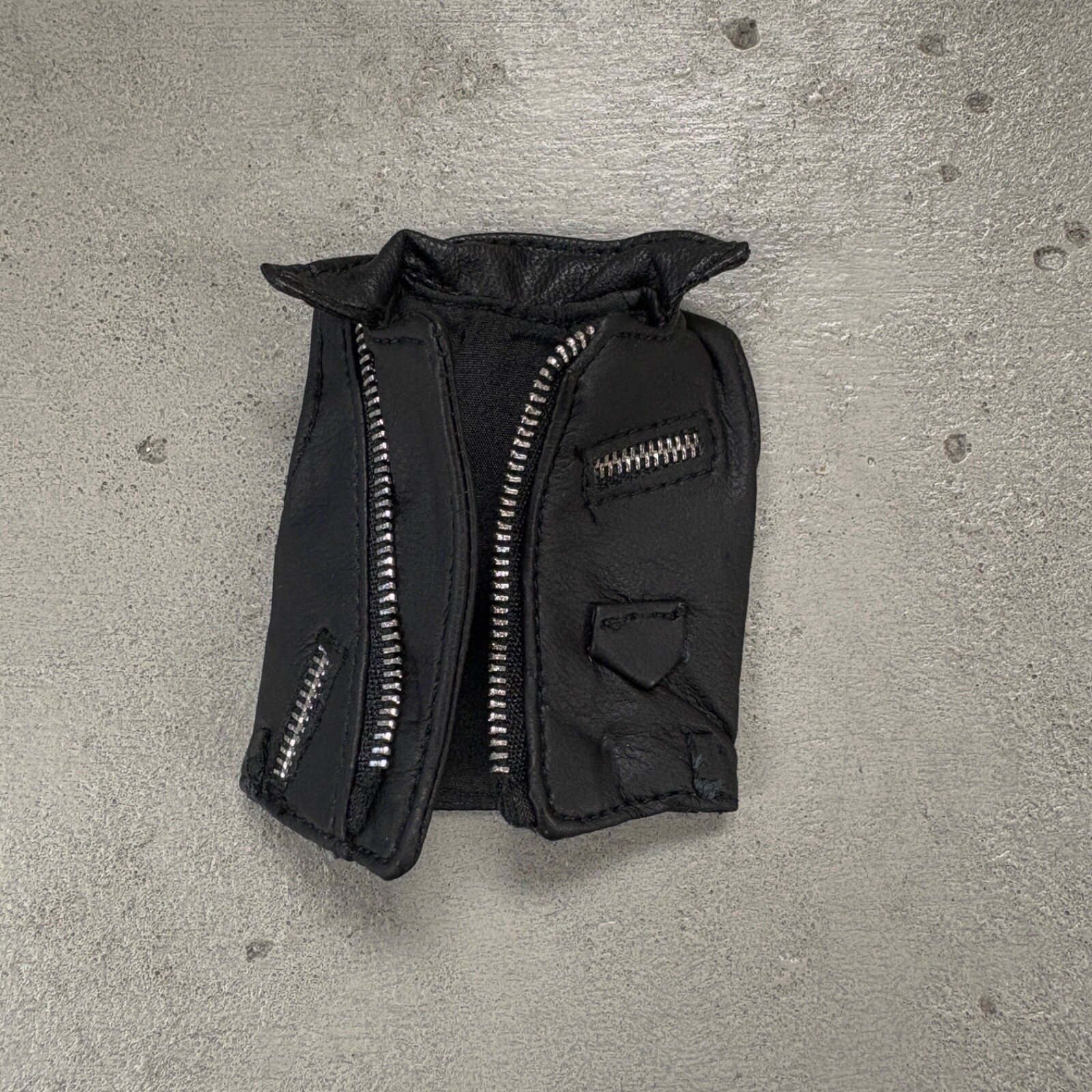 SU-CH-LVST: 1/12 Black Faux Leather vest for 6&Prime; Muscular body or 7&Prime; WWE Body
