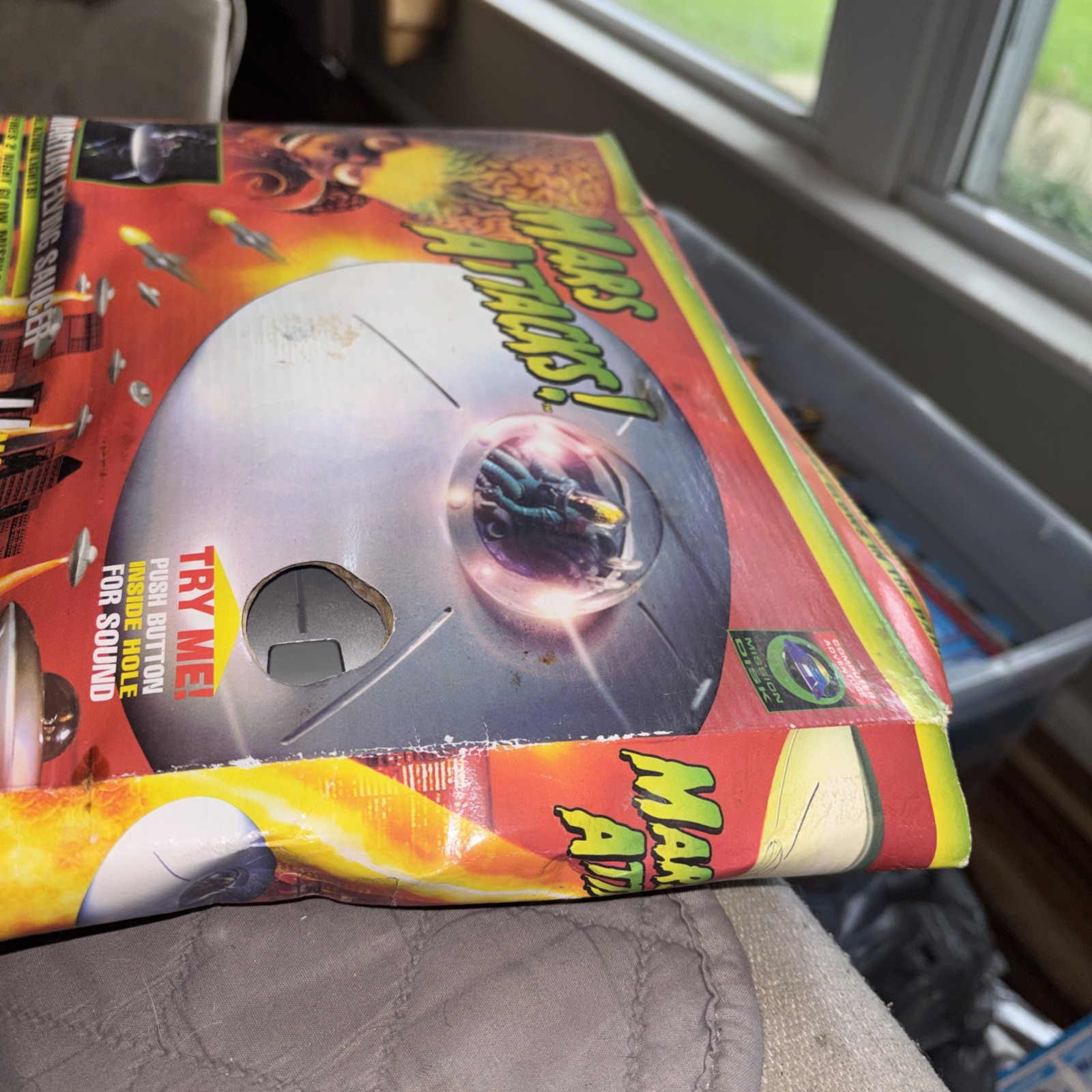 Mars Attacks Martian Flying Saucer 1996 Warner Bros Trendmasters NIB #25