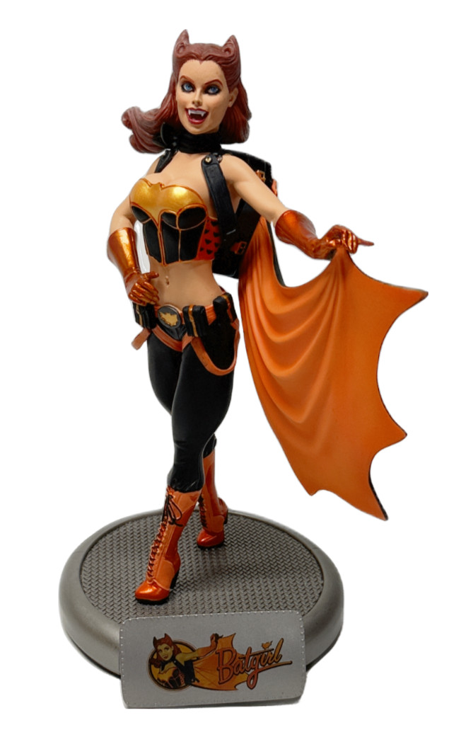 DC Bombshells – Batgirl 10.5&Prime; Figure Statue – Halloween Vampire Variant