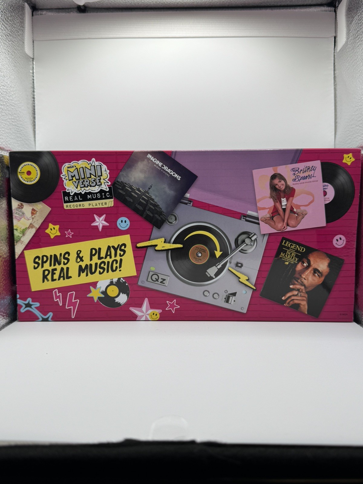 MGA&rsquo;s Miniverse Real Music Record Player Mini Collectibles Mini Playable Record
