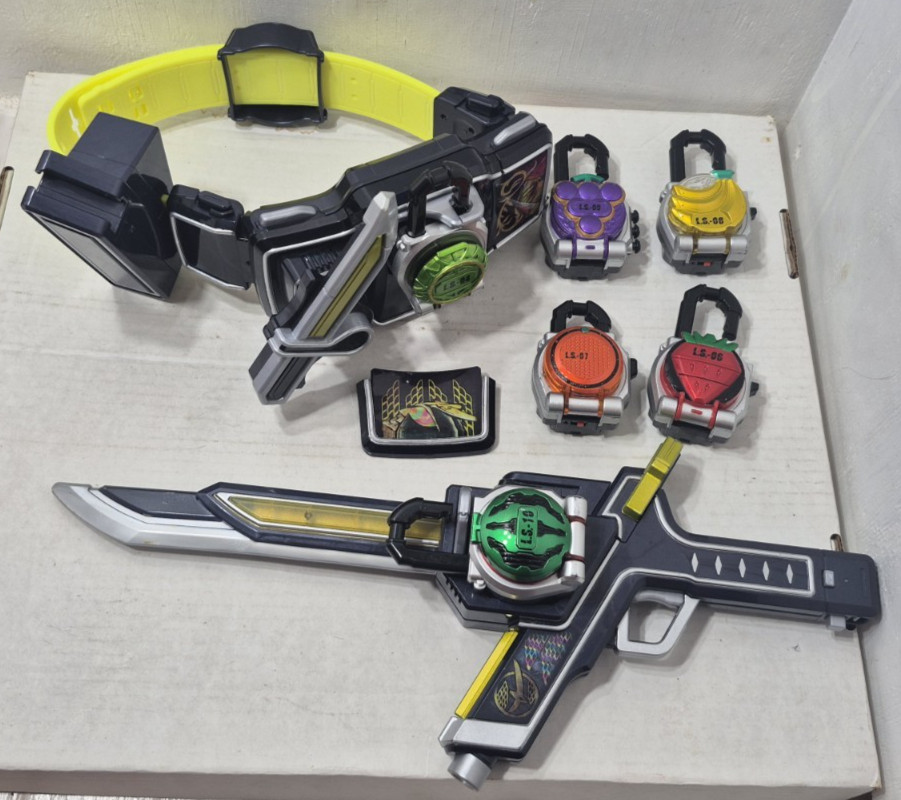 Kamen Rider Gaim DX Sengoku Driver Lock Seed Belt Set Plate Saber Toy Cosplay