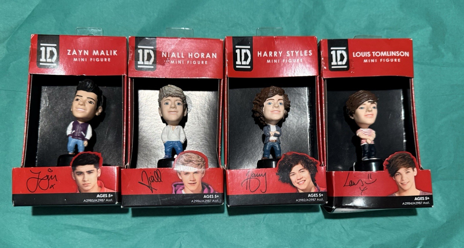 ONE DIRECTION 1D Lot of 4 3&Prime; Mini Figures Harry Zayn Louis Niall NEW IN BOX 2012