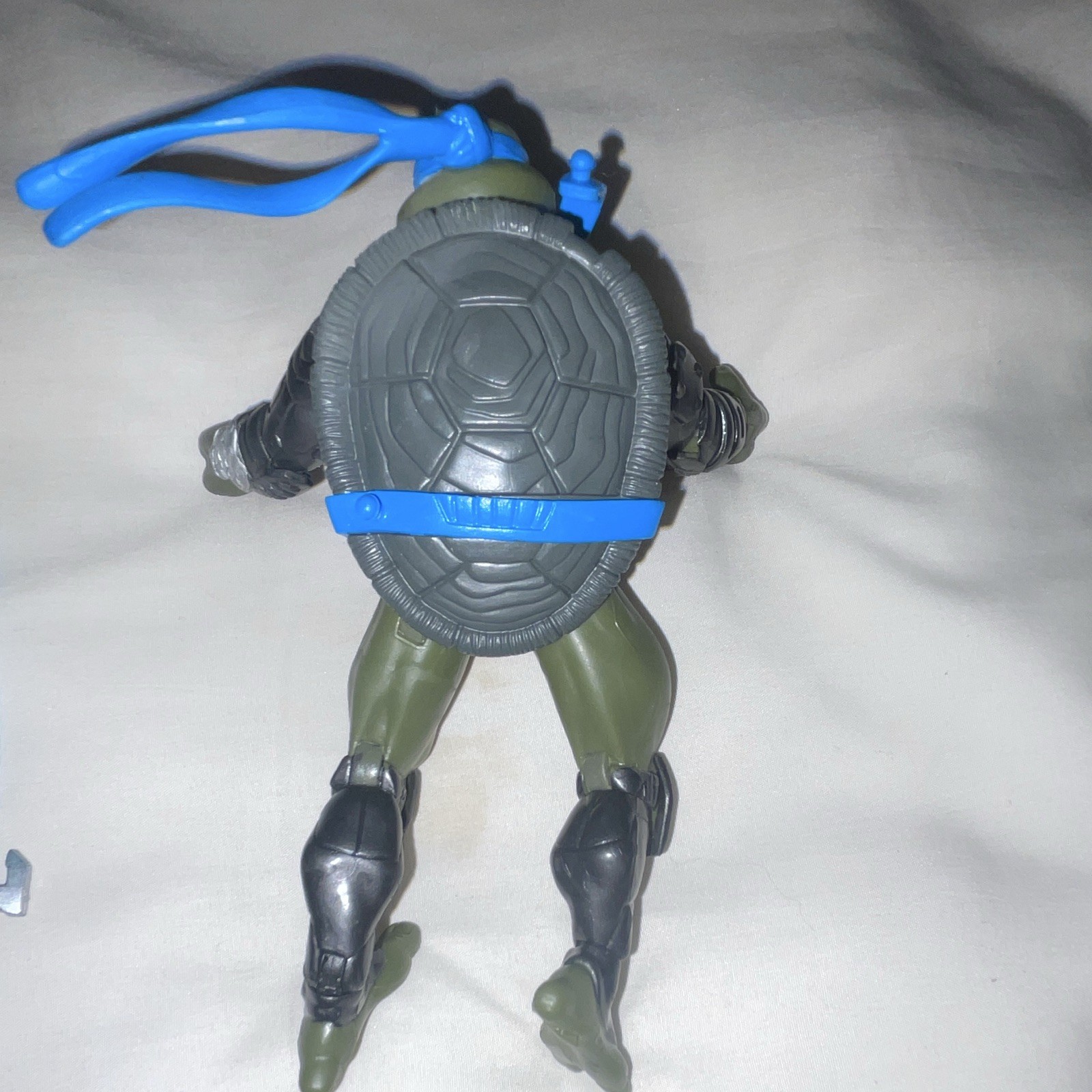 Fast forward Leo with both katanas and sheath w/ accessories