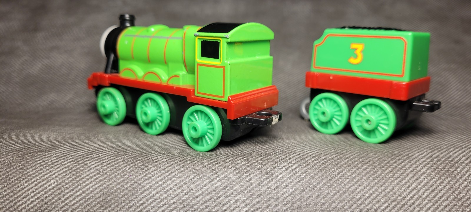 Thomas and Friends Henry the Engine No. 3 with tender diecast