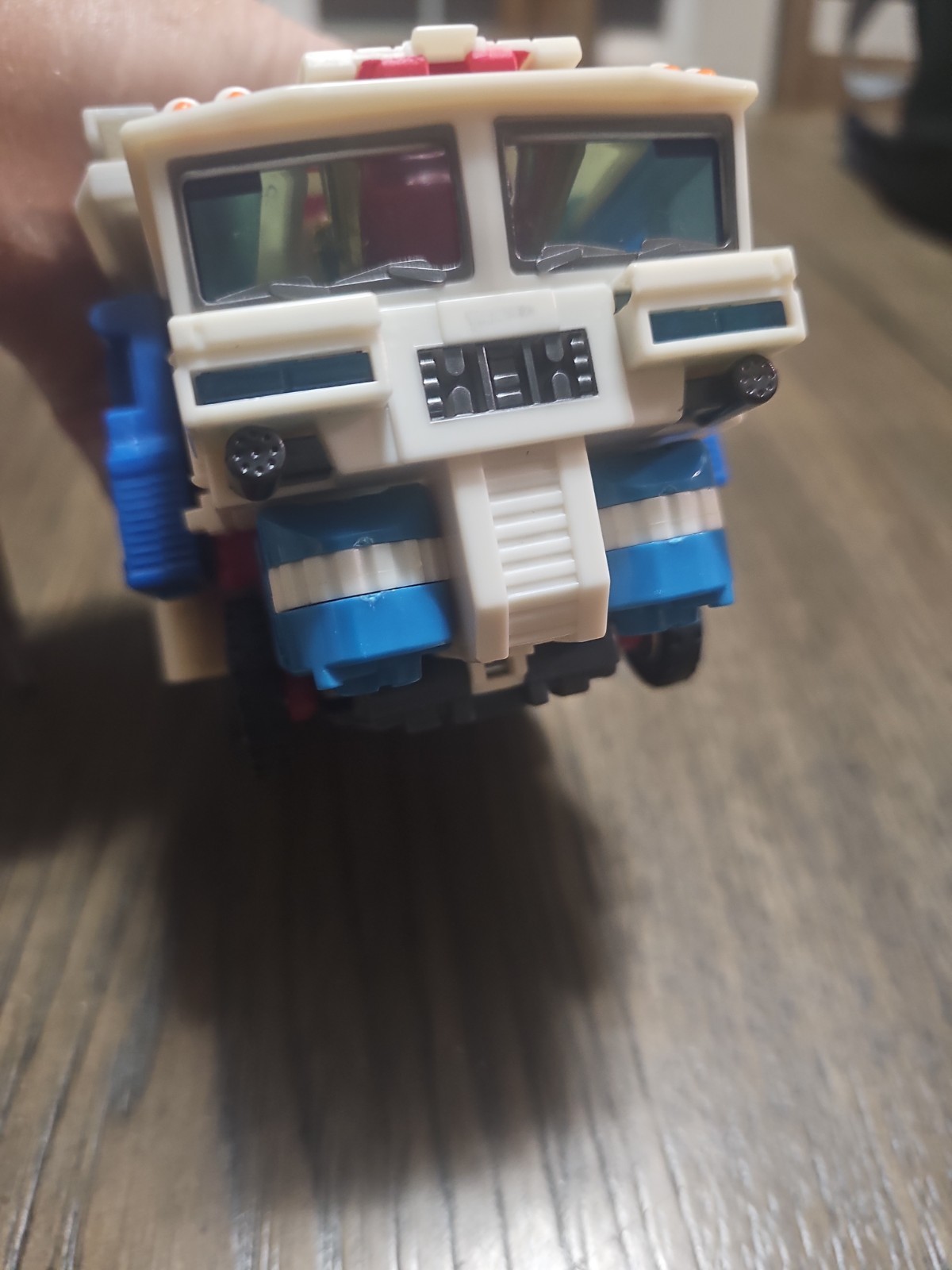 Transformers RID 2001 Ultra Magnus Action Figure-Incomplete- 1 Missing Piece