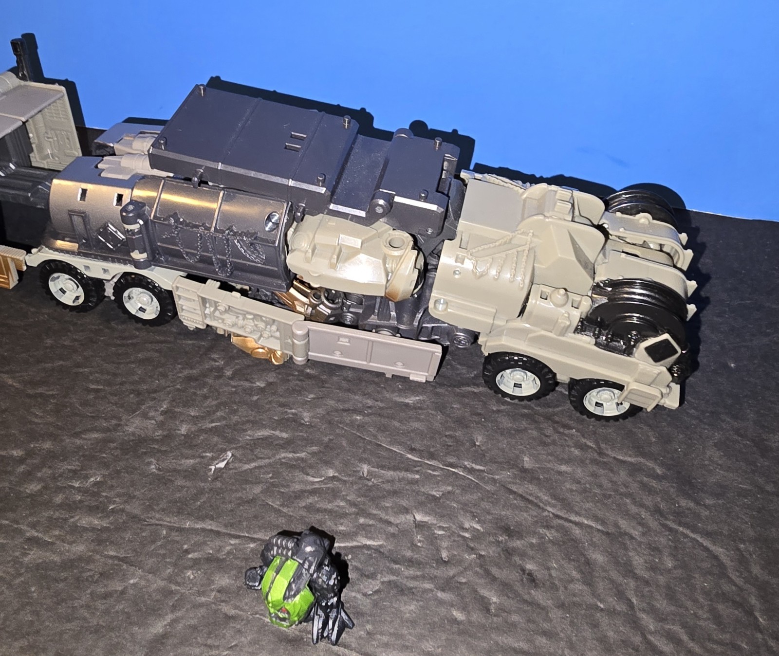 Hasbro Transformers Studio Series 34 Leader Megatron w/ Cape & Mini Figure