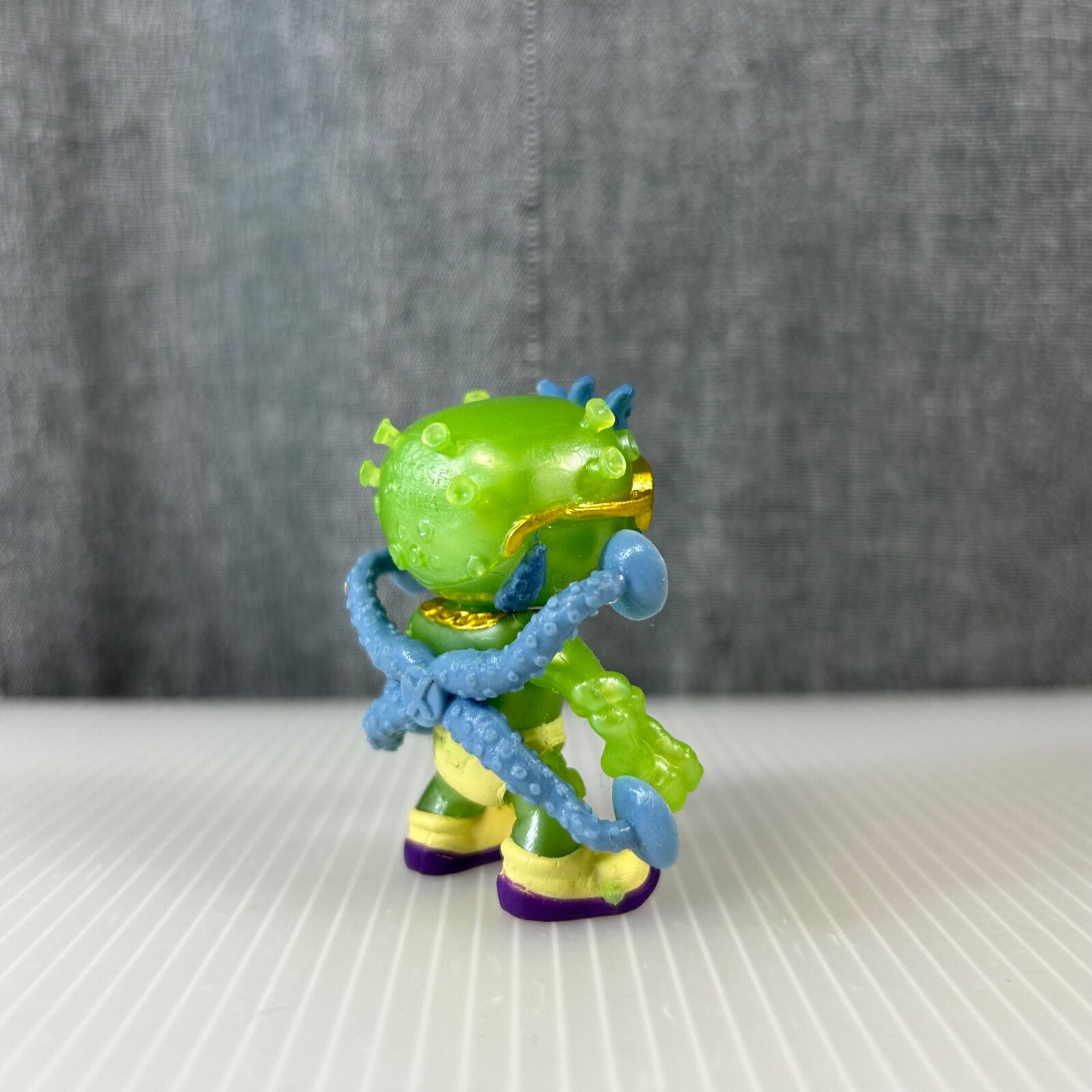 Treasure X Green Alien 2&Prime; Inch Action Figure Moose Enterprise