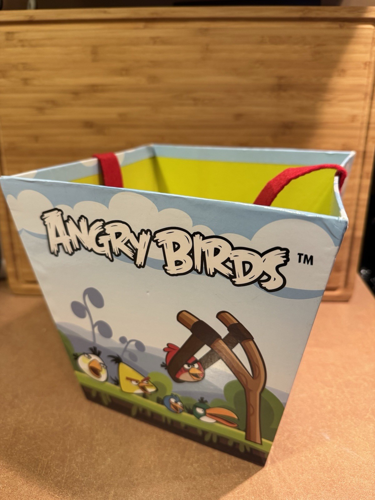 Angry Birds Glossy Paper Bucket 7-1/2&Prime; Tall Preowned Toy Collectible (I)