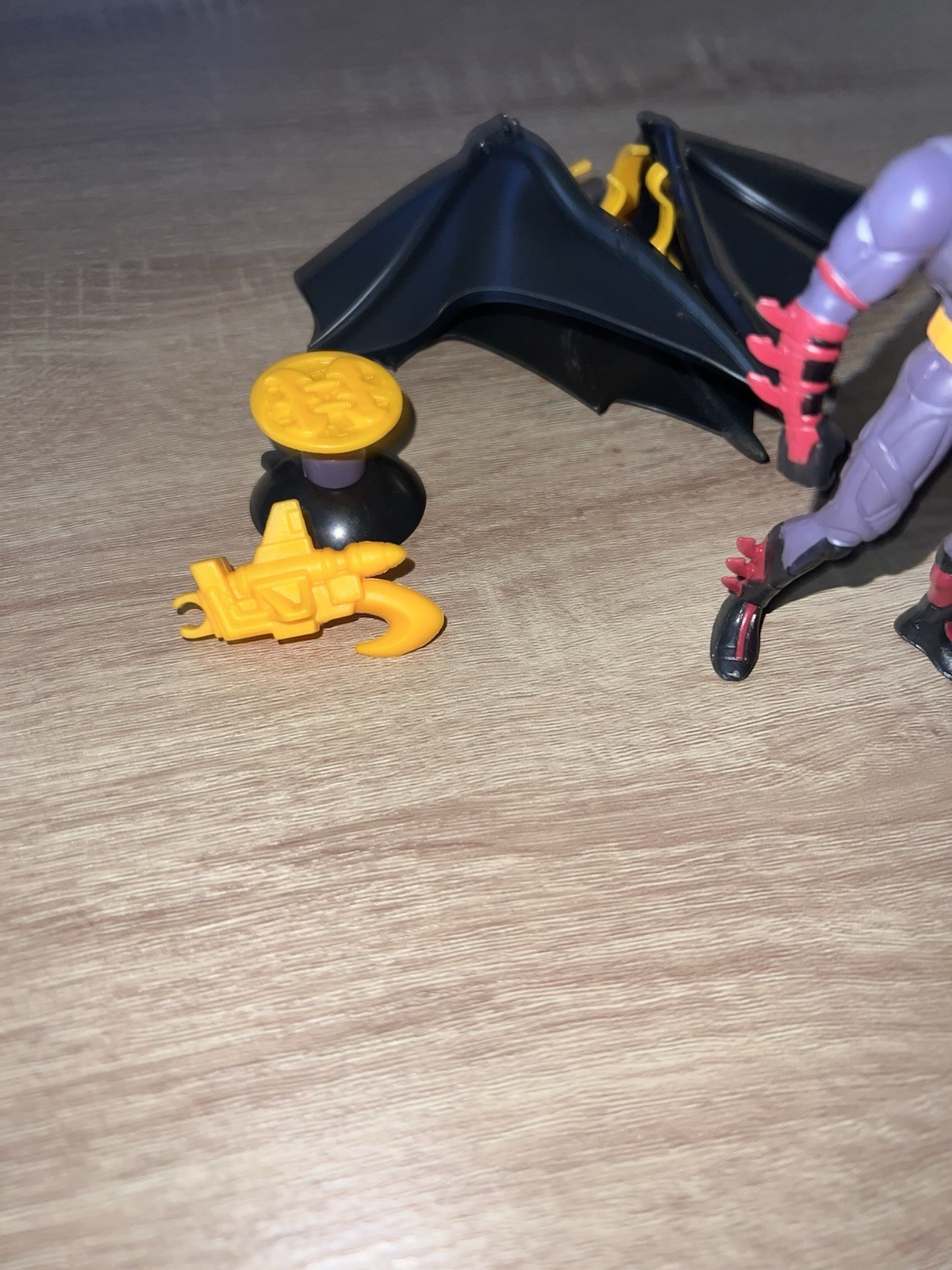 BATMAN FOREVER DELUXE ATTACK WING BATMAN POWER FLEX ATTACK CAPE 1995
