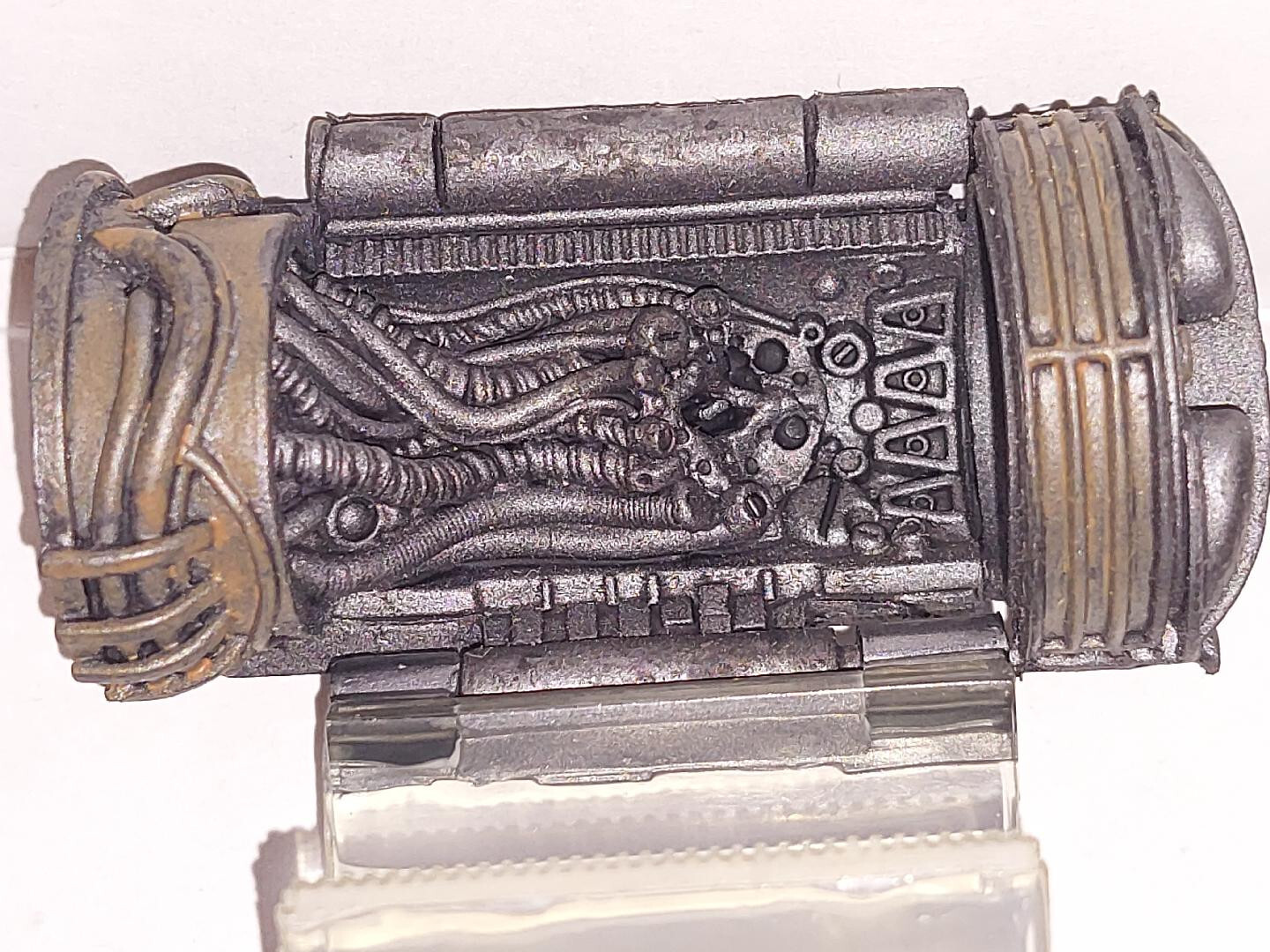 Sci Fi related Space alien Specimen Case for 6 and 12 inch figures diorama piece