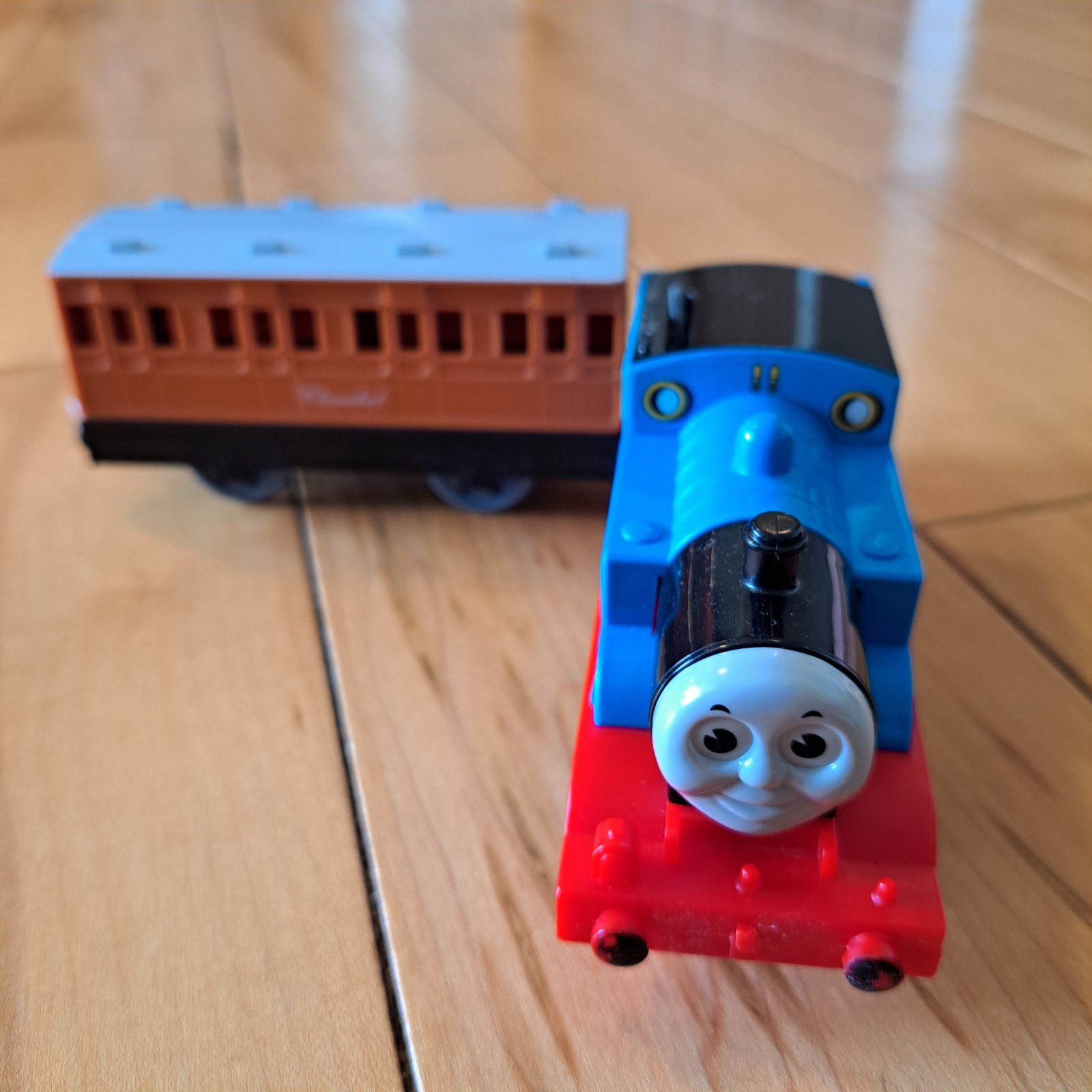TOMY THOMAS W/ CLARABEL! Thomas Train Motorized Trackmaster