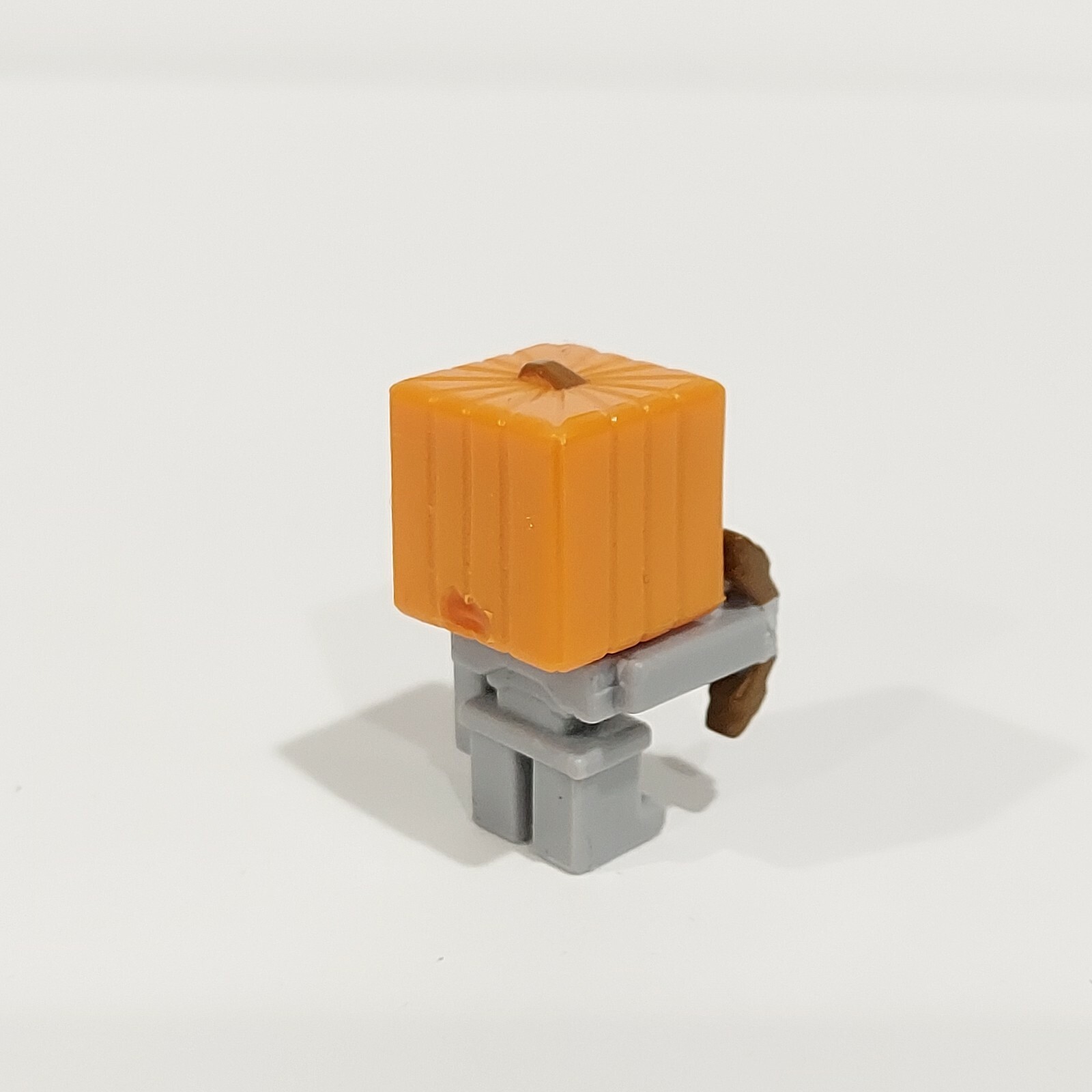 Minecraft Mini-Figures 1&Prime; Skeleton Pumpkin Helmet Obsidian Series Figure Mojang