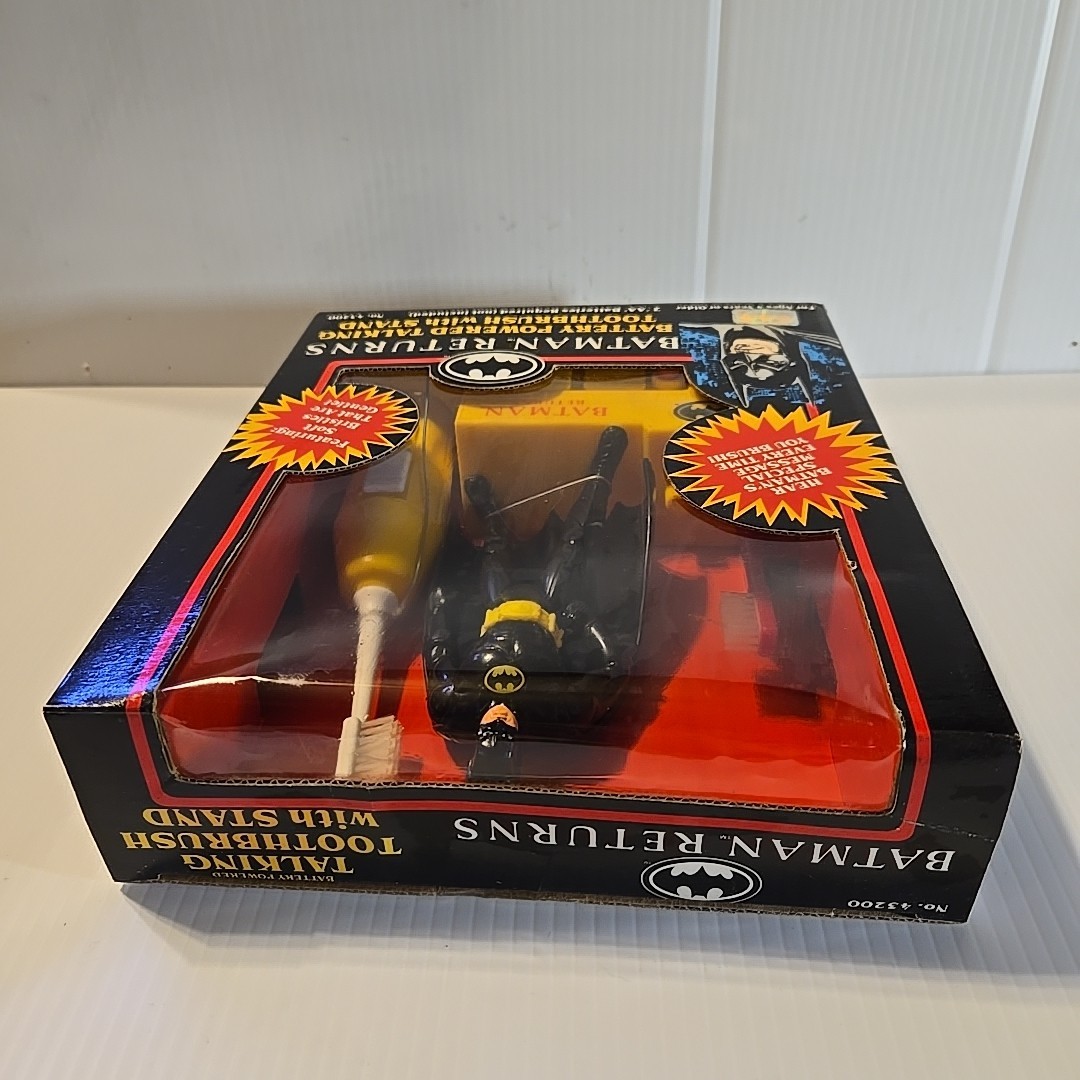 JANEX NEW Batman Returns Battery Powered Talking Toothbrush /Stand Vintage
