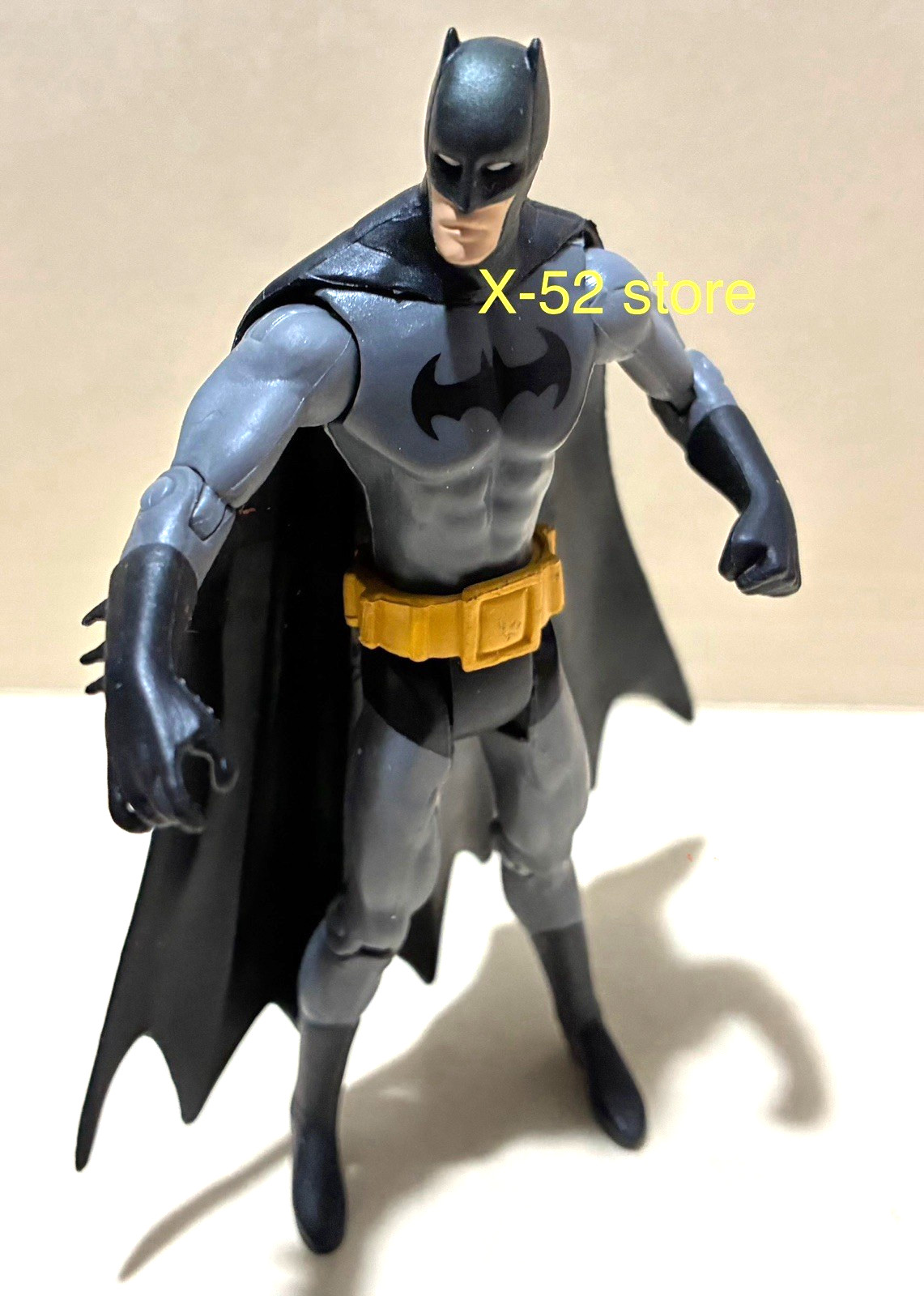 Batman figure DC Universe Infinite Heroes Crisis on Earths Gotham Knight Bruce W