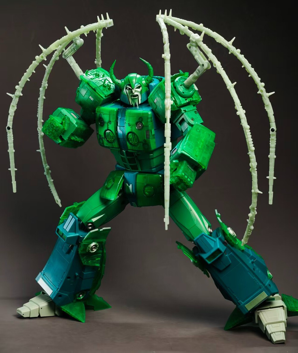 01-STUDIO 01S01G Cell Unicron Transparent Glow-in-the-Dark Version Transforming