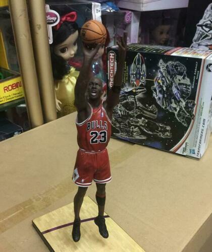 McFarlane Michael Jordan 1998 NBA Finals Winning Last Shot 8&Prime; Figure