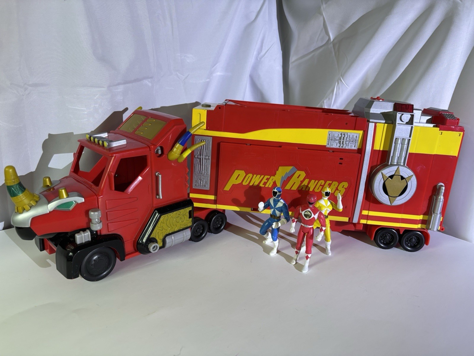 Power Rangers Dino Thunder Triceramax Command Center Truck (not complete)