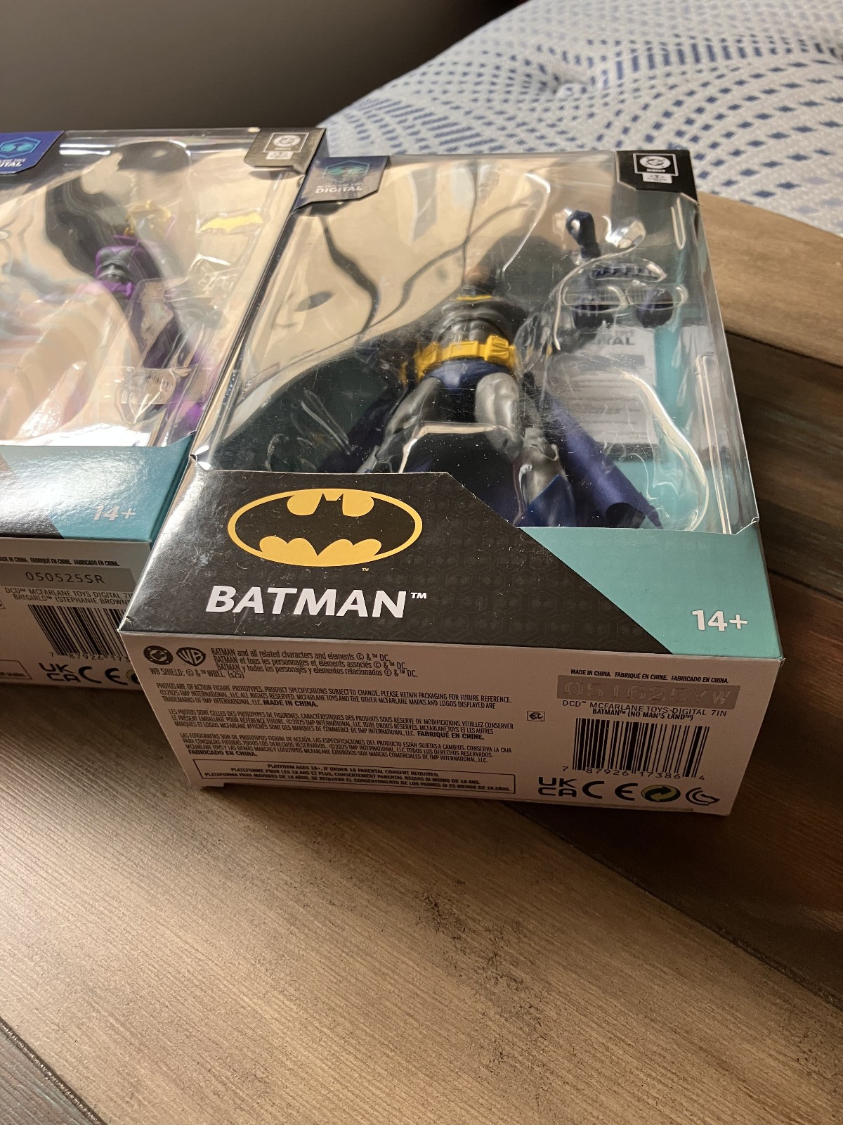 McFarlane DC Multiverse BATGIRL STEPHANIE BROWN & BATMAN NO MANS LAND 7&Prime; Figures