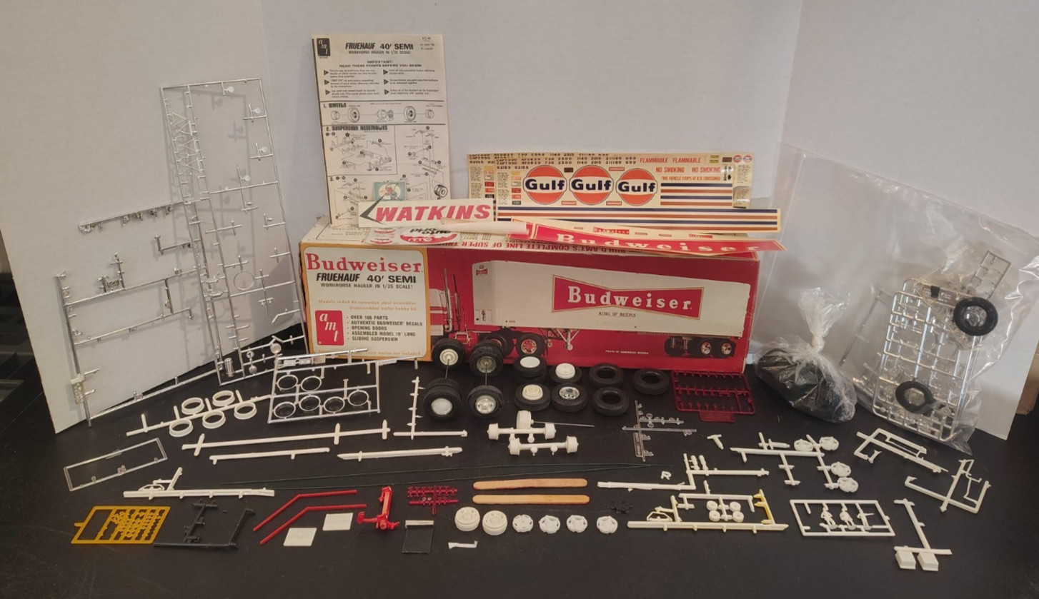 Budweiser Fruehauf 40&prime; Hauler 1:25 Model Kit AMT Vintage MIB T552 PARTS LOT