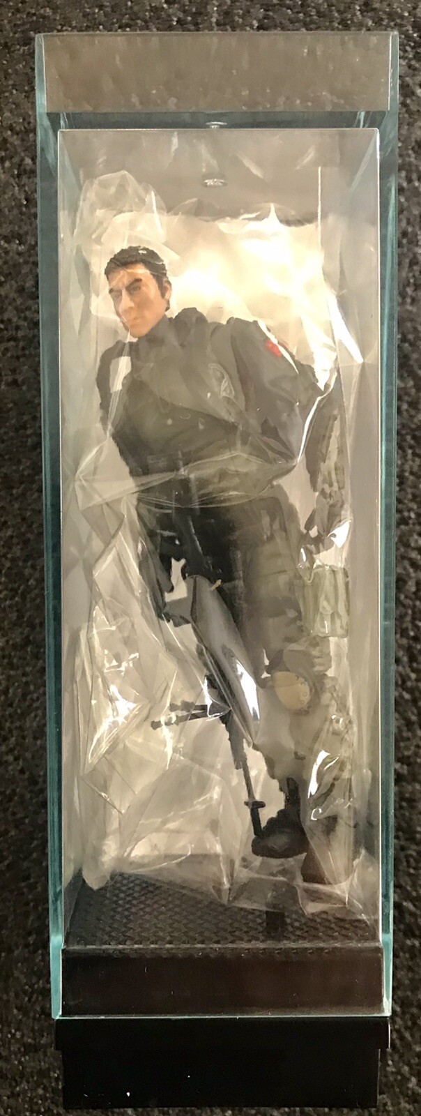 JOY TOY ARMED FORCES « PLA SPECIAL FORCES » FIGURE #5 LOOSE / ACRYLIC DISPLAY CASE