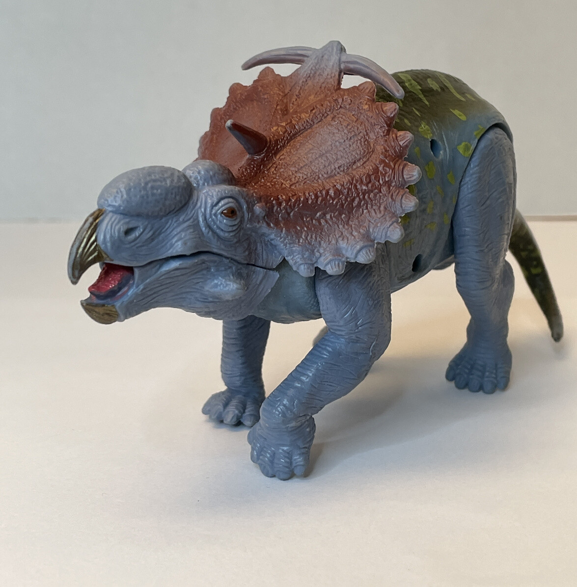 Kid Galaxy Triceratop Plastic Dinosaur Action Figure KG 19218S