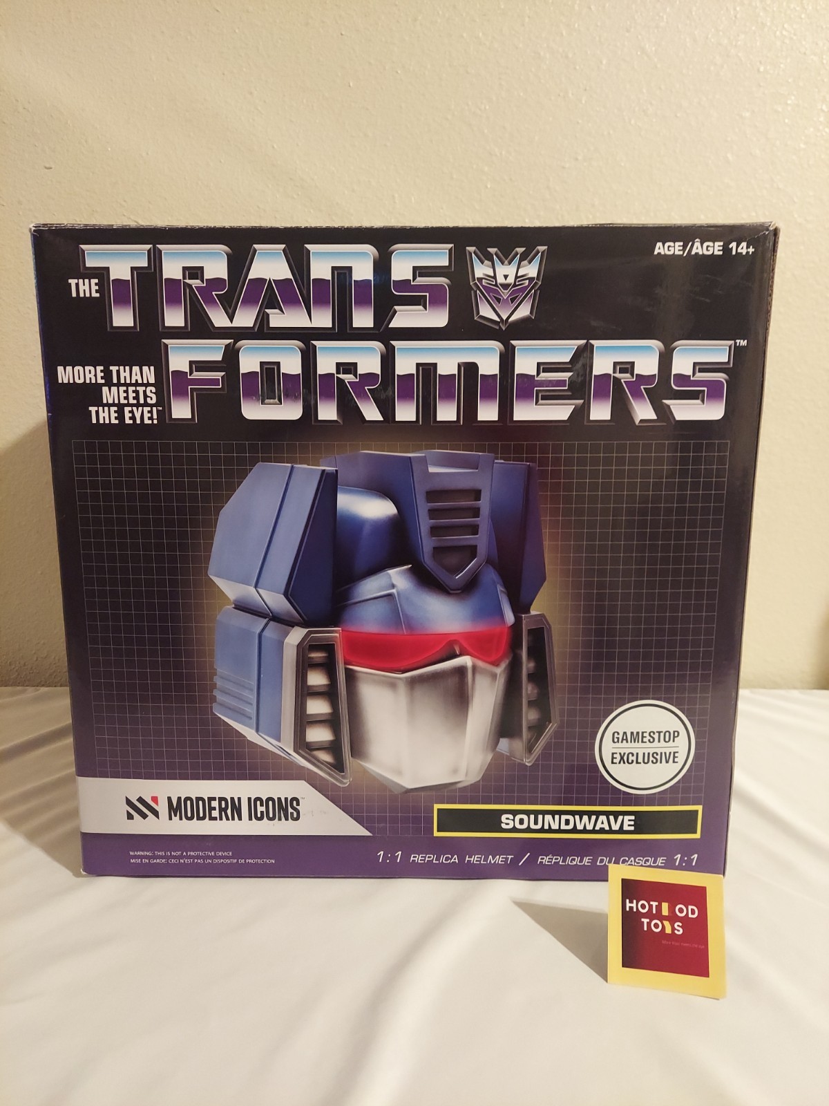 Transformers Modern Icons Soundwave 1:1 Replica Helmet with Electronic LED Voice