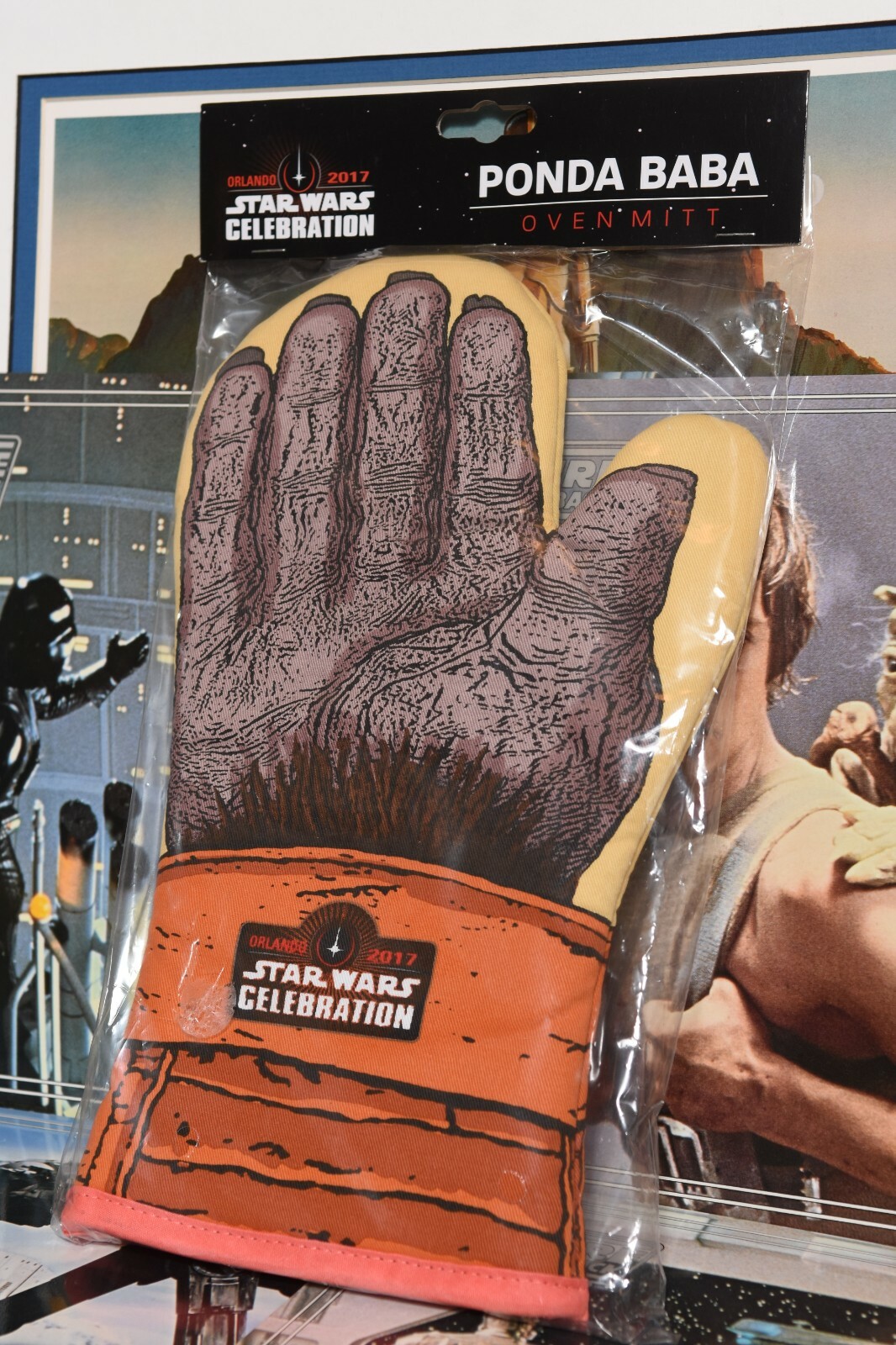 STAR WARS 2017 CELEBRATION PONDA BABA OVEN MITT NEW IN PACKAGE