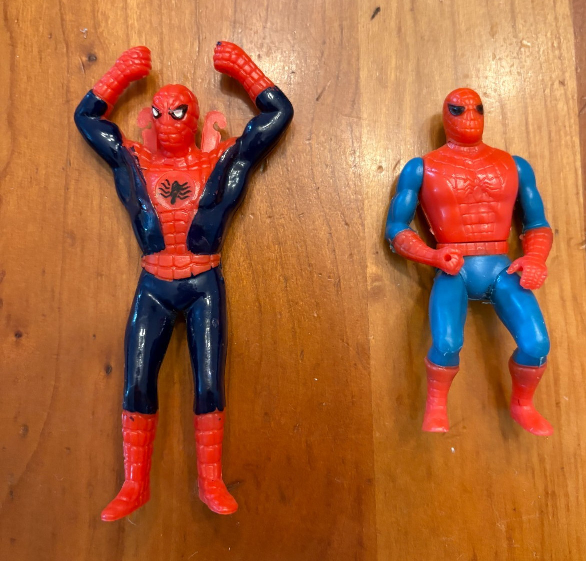 Spiderman Parachute toy (1973) & 1975 Marvel Spiderman Figure Hong Kong Lot 2