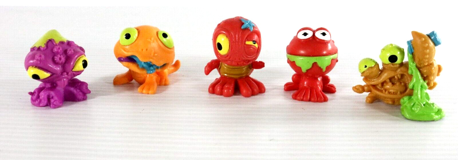 Moose Toys Uggly&rsquo;s Pet Shop Mixed Lot of 5 Figures 1.5&Prime; Inch Toys Crab Octopus
