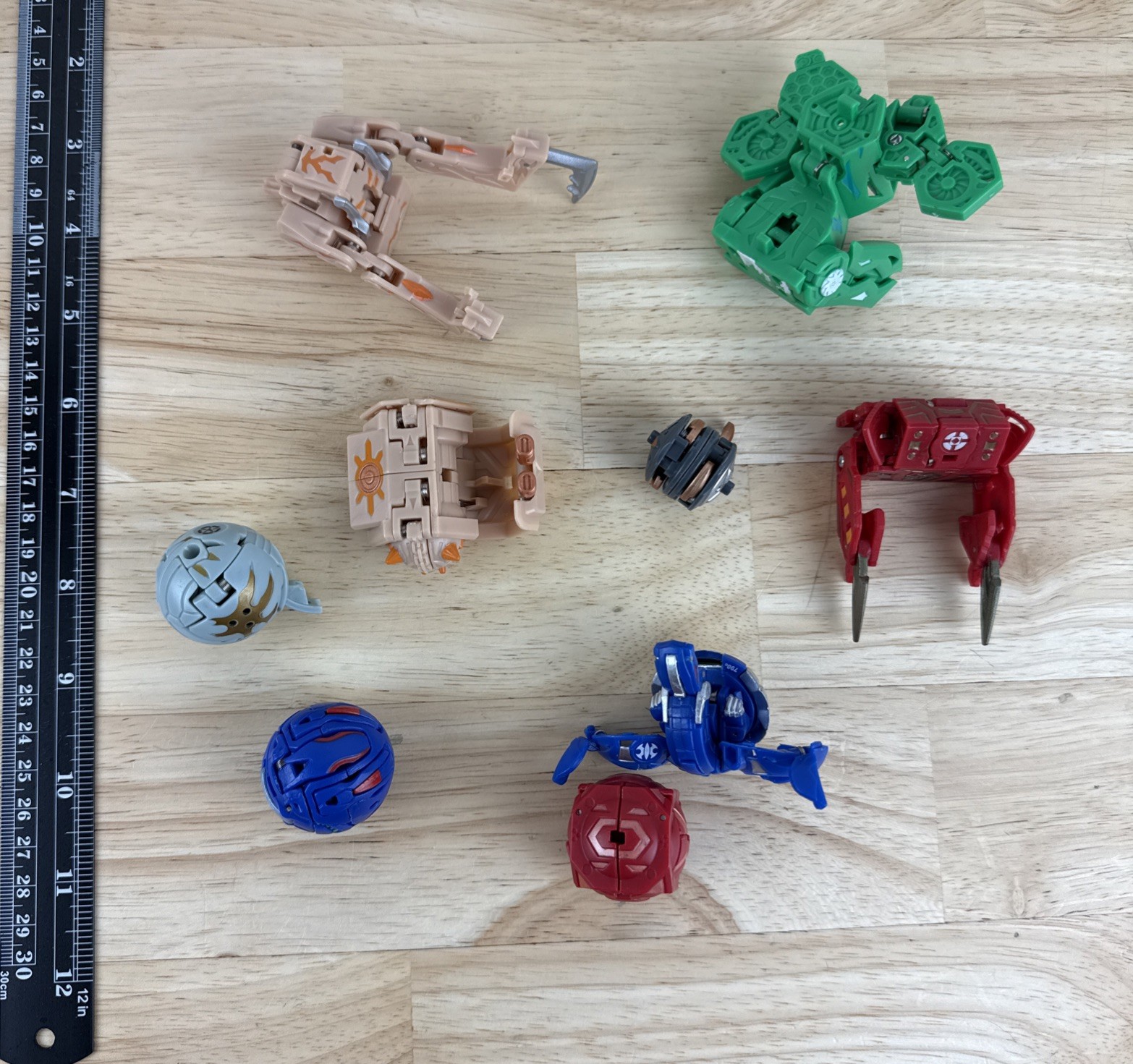 Bakugan Mixed Bundle Lot W/ Battle Brawlers, Blue/Red/Green Figures Dragonoid