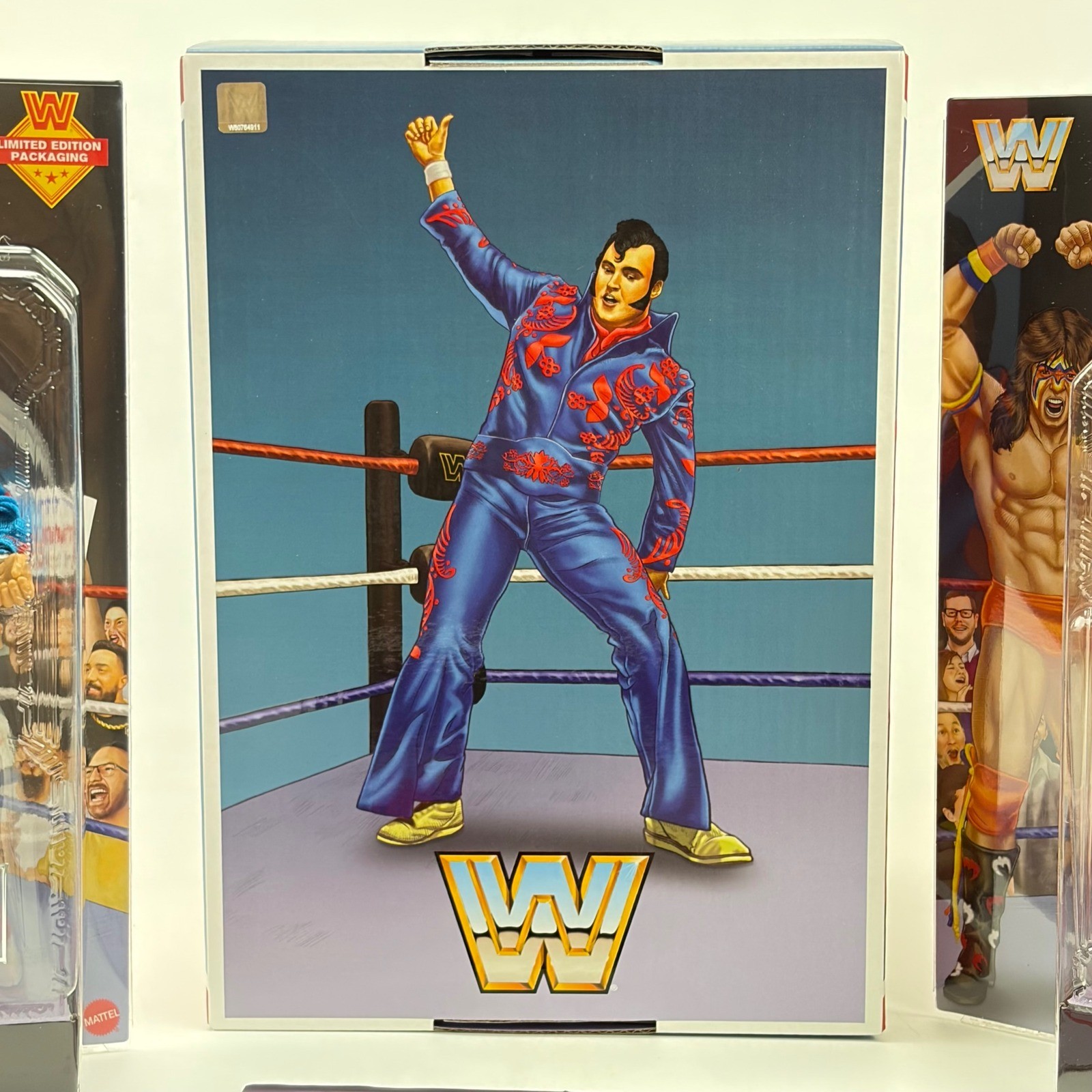 WWE Coliseum Collection Ultimate Warrior & Honky Tonk Man Figures Black Card New