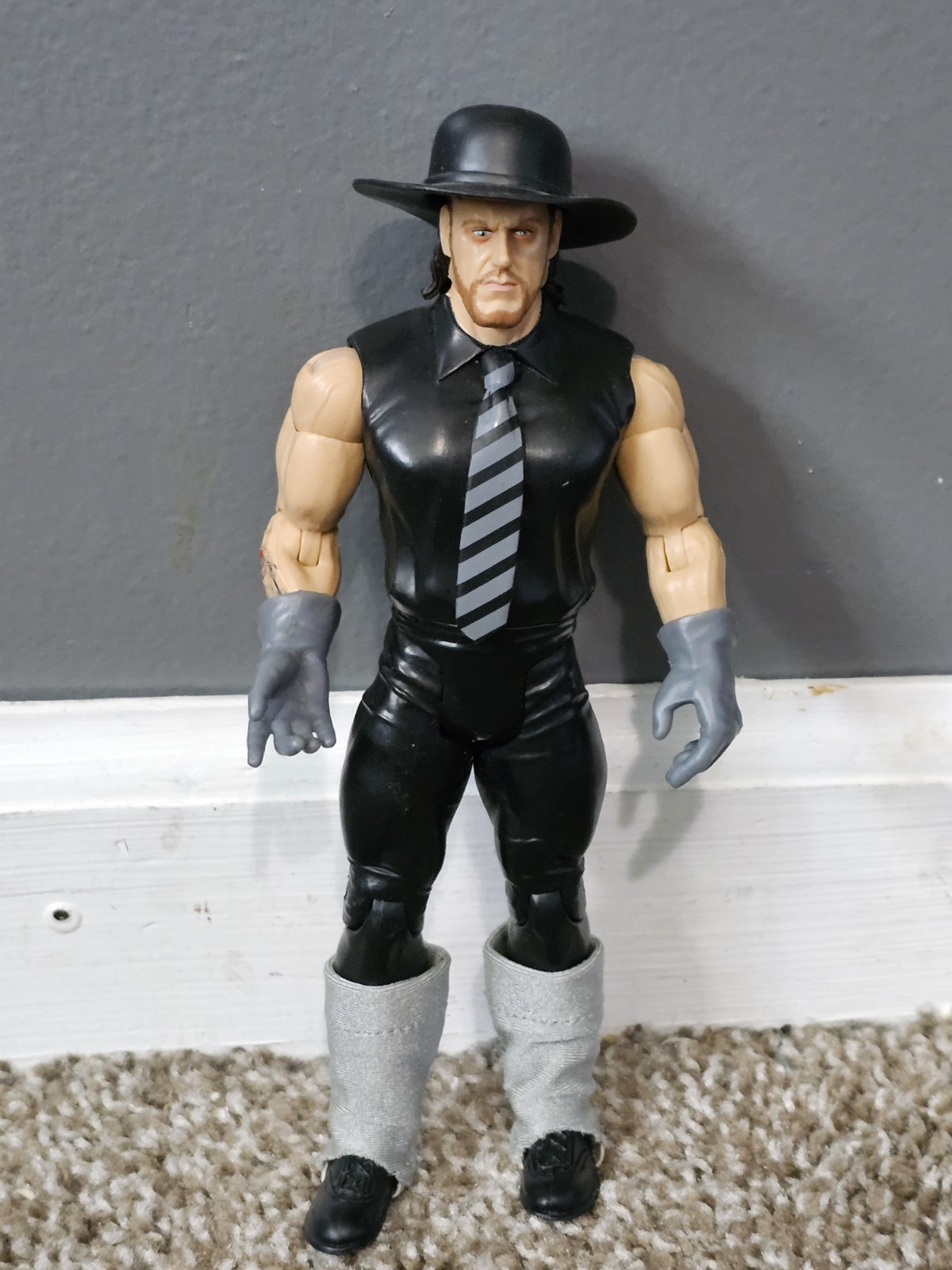 wwe UNDERTAKER W/HAT CLASSIC SUPERSTARS SERIES LIMITED EDITION figure JAKKS