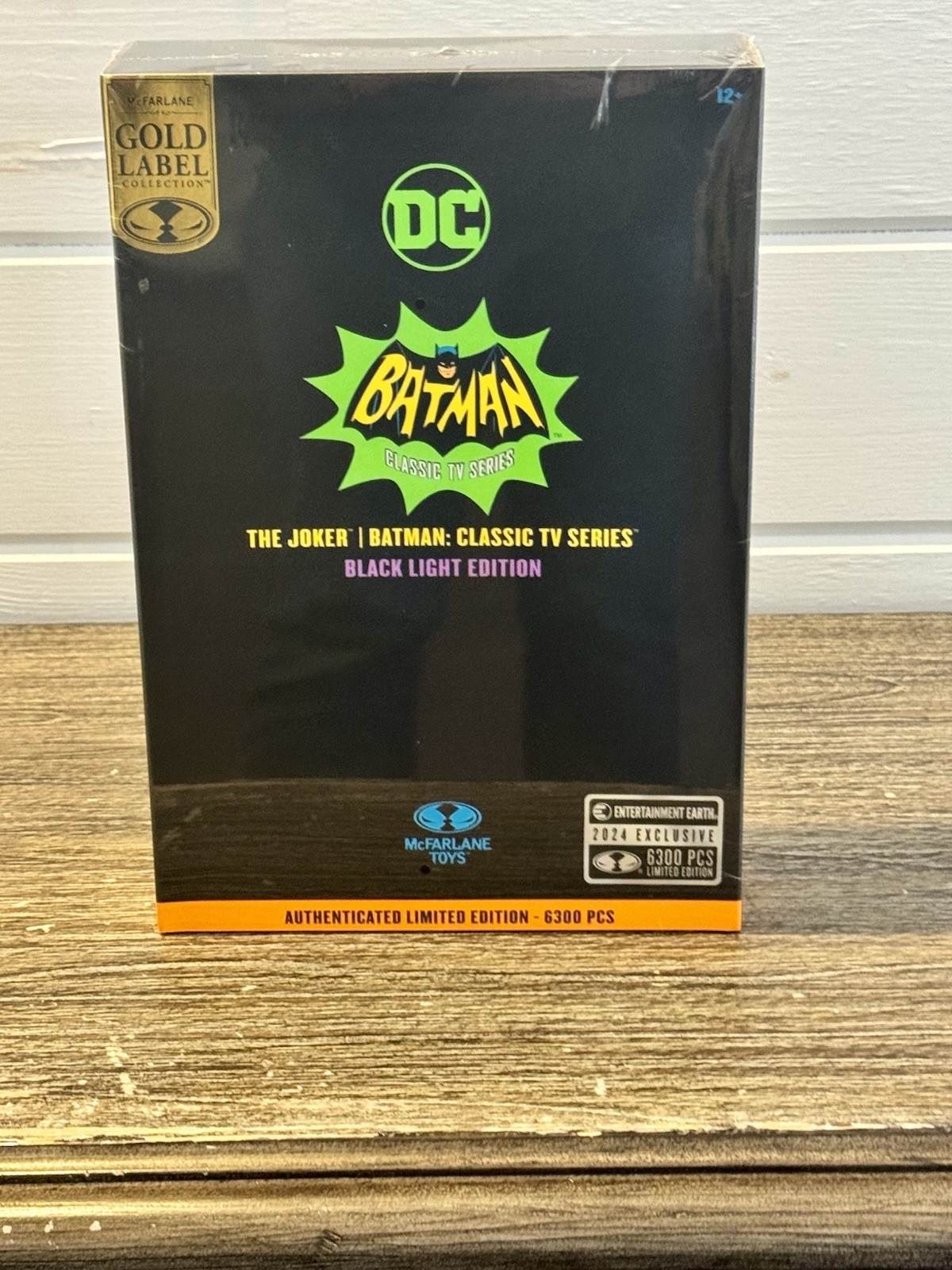 2024 McFarlane Gold Label – Batman 1966 – THE JOKER Black Light Edition (Excl)
