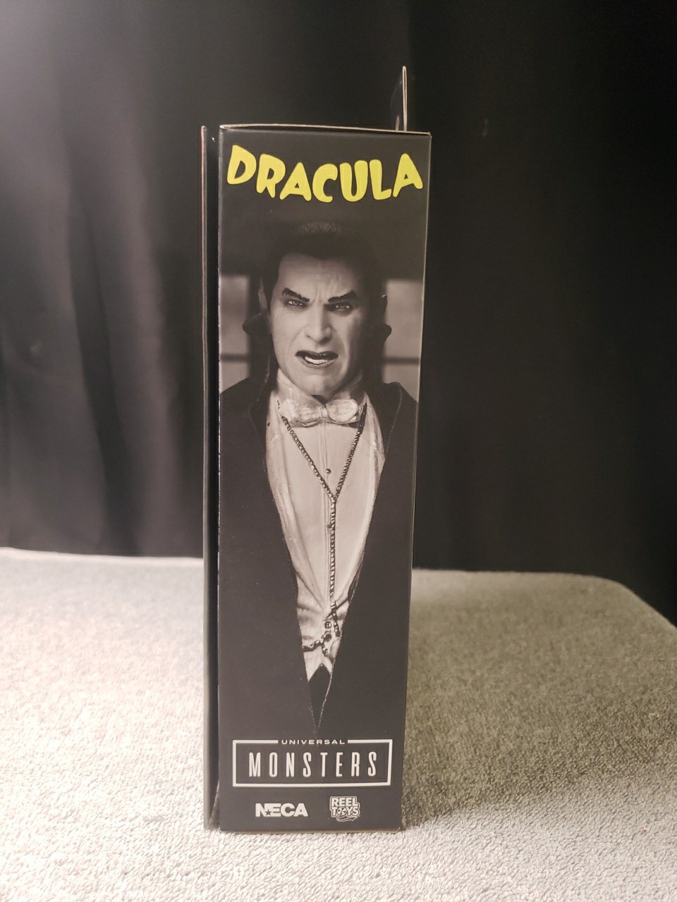 NECA Universal Monsters 7&Prime; Ultimate Dracula Carfax Abbey 1931 Movie Figure