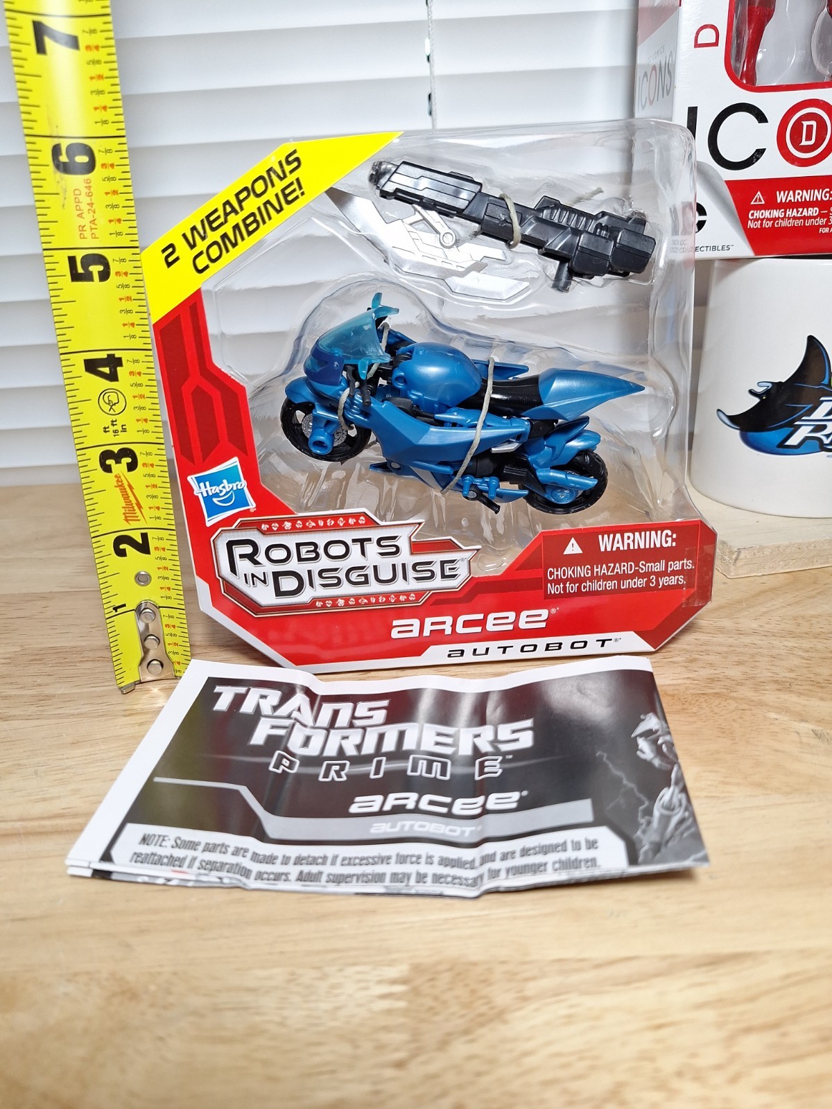 Transformers Prime Robots In Disguise Deluxe Class Autobot Arcee Figure New