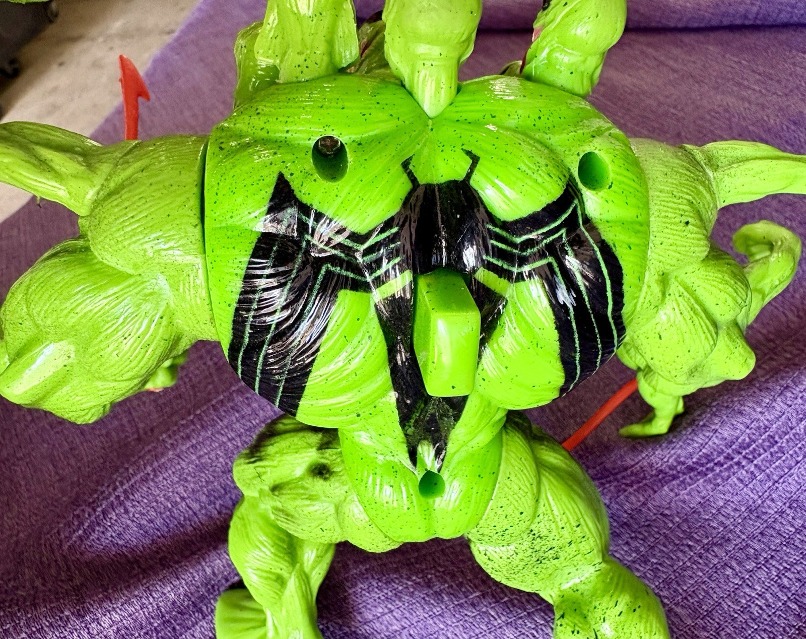 Venom the Madness 7.5&Prime; Green Figure 1996 Toy Biz Marvel Planet of the Symbiotes