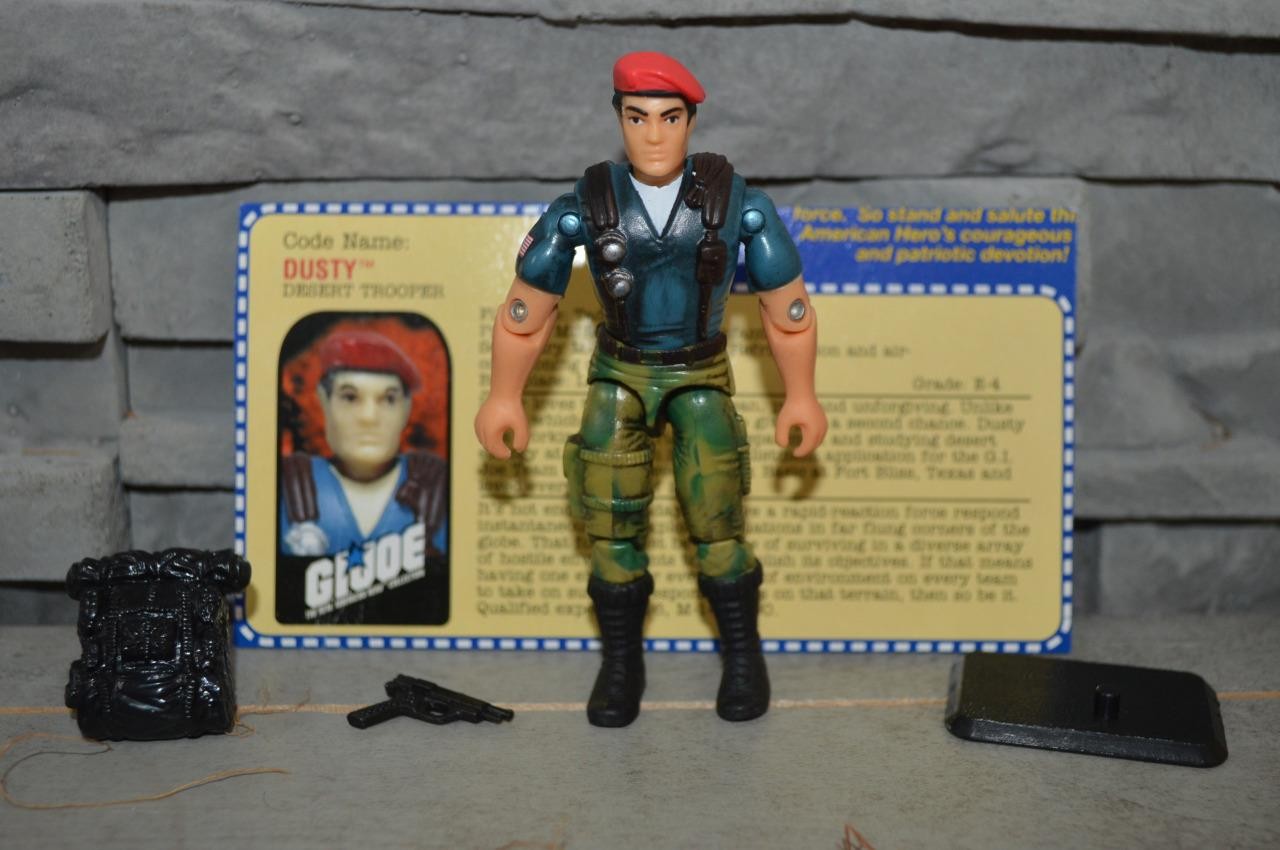 2000 Gijoe Cobra Desert Trooper ( Dusty ) 100% Complete W/ Filecard !