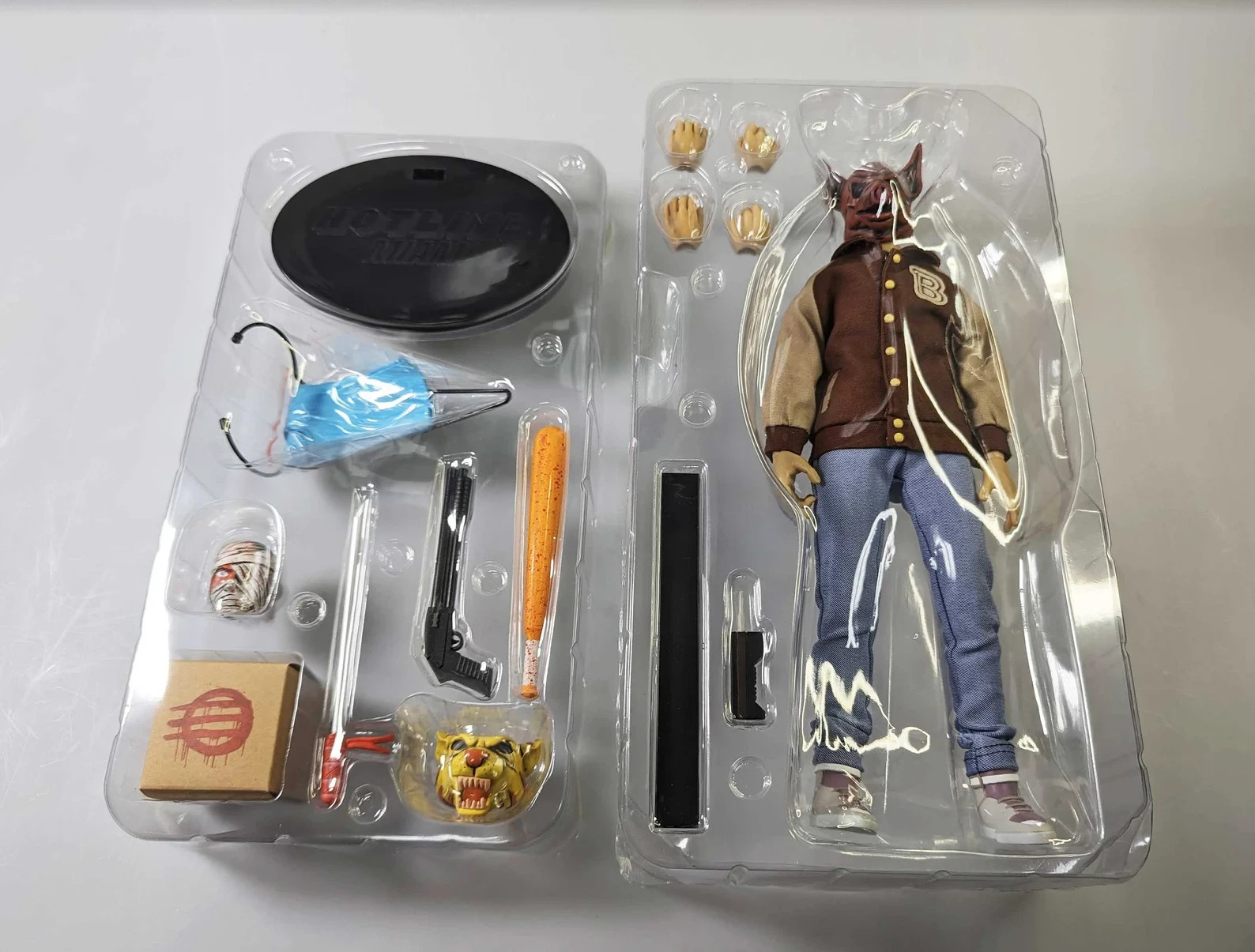 Hotline Miami Jacket figure by Erick Scarecrow x Devolver Digital