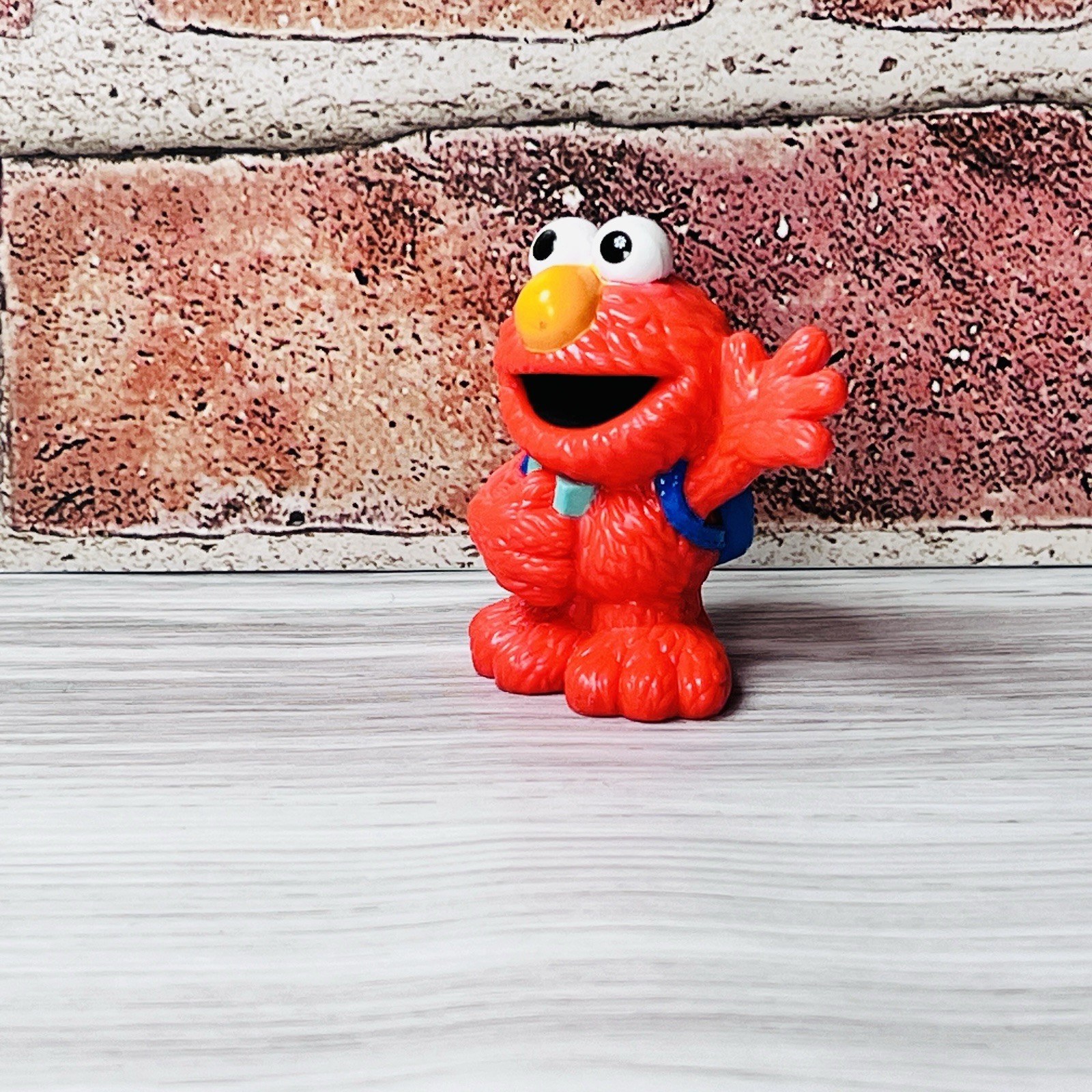 Sesame Street Workshop Elmo Backpack PVC 2.5&Prime; Figure Back To School Hasbro 2010
