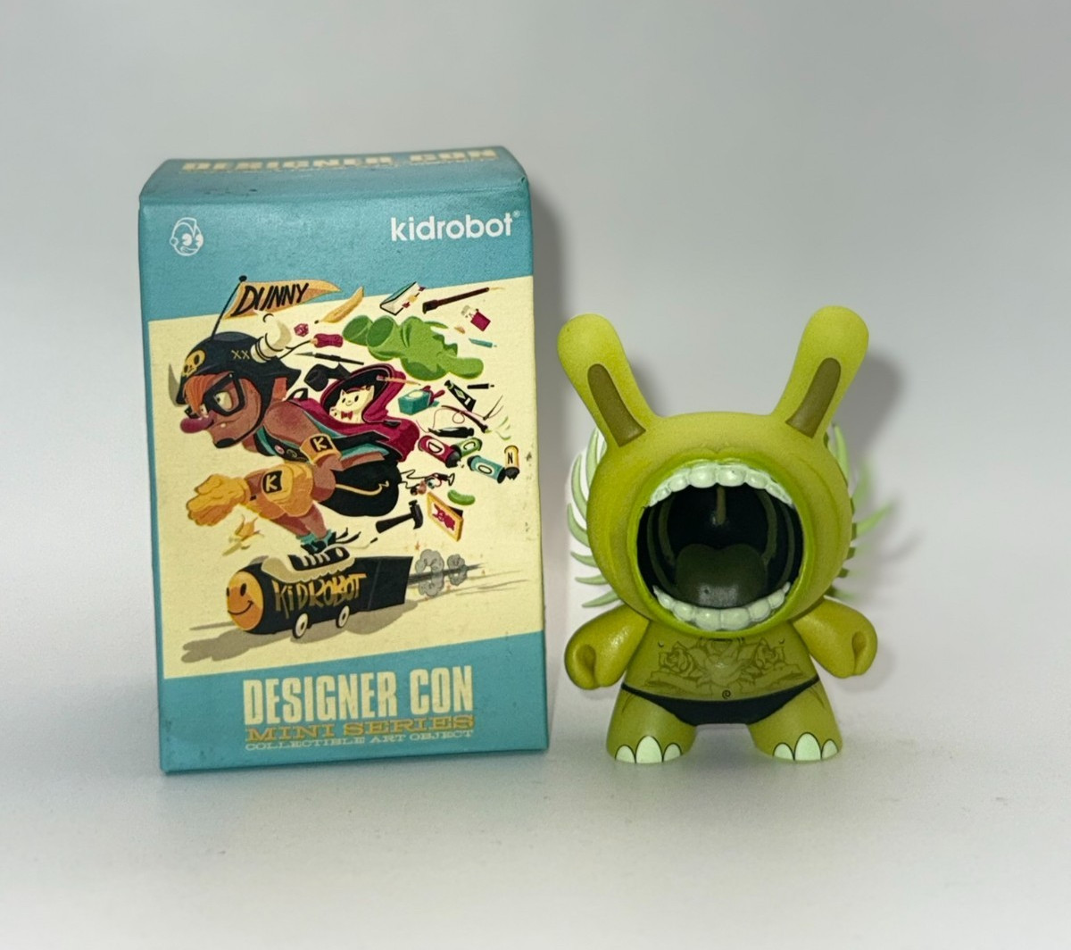 Kidrobot Designer Con Dunny Series Case Exclusive Single Sealed Box