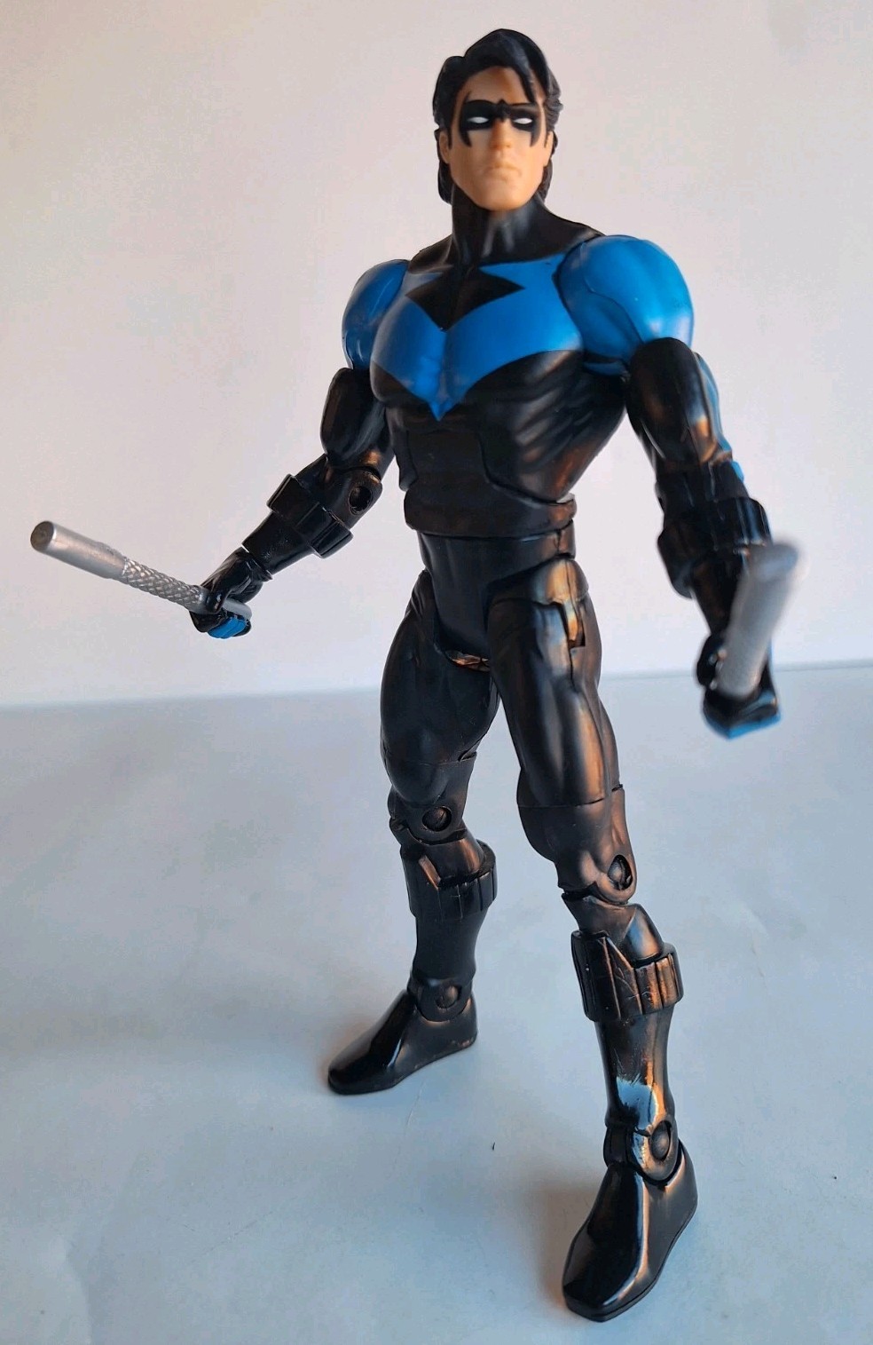 DC Universe Classics Nightwing With Weapons Read Description